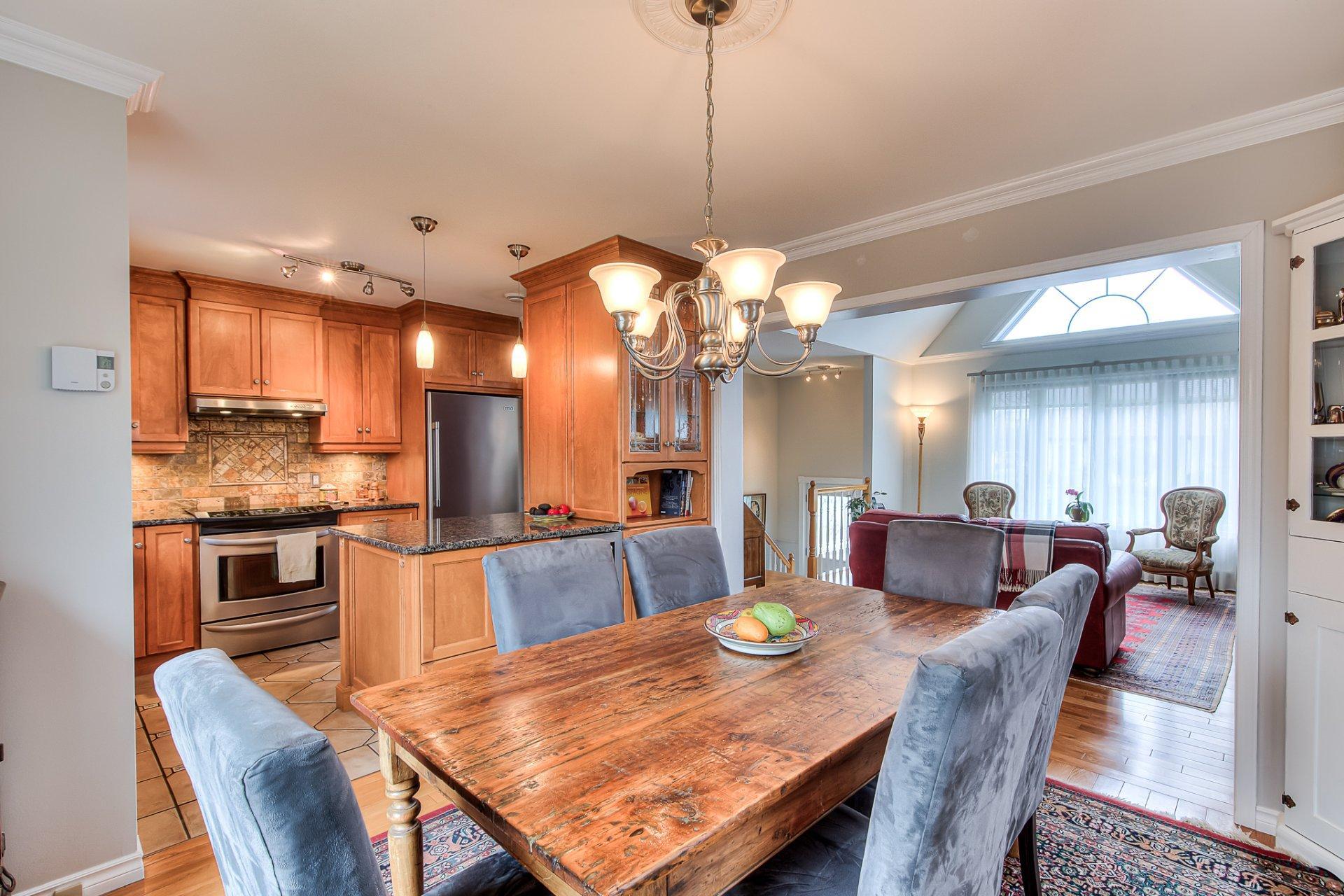 









2804


Rue Jacques-Brel

,
Boisbriand,




QC
J7H1K2

