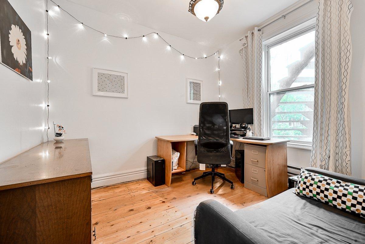 









511

 - 517


Av. Birch

,
Saint-Lambert,




QC
J4P2M9


