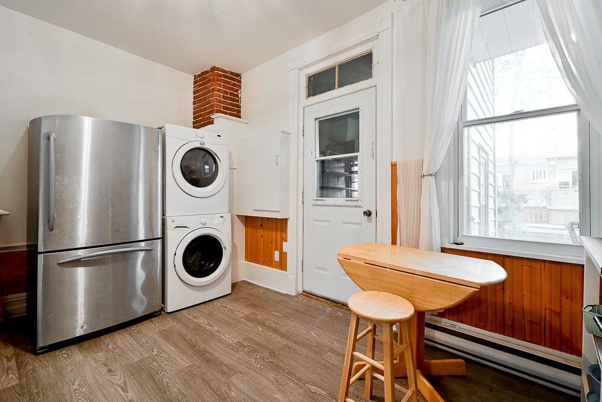 









511

 - 517


Av. Birch

,
Saint-Lambert,




QC
J4P2M9

