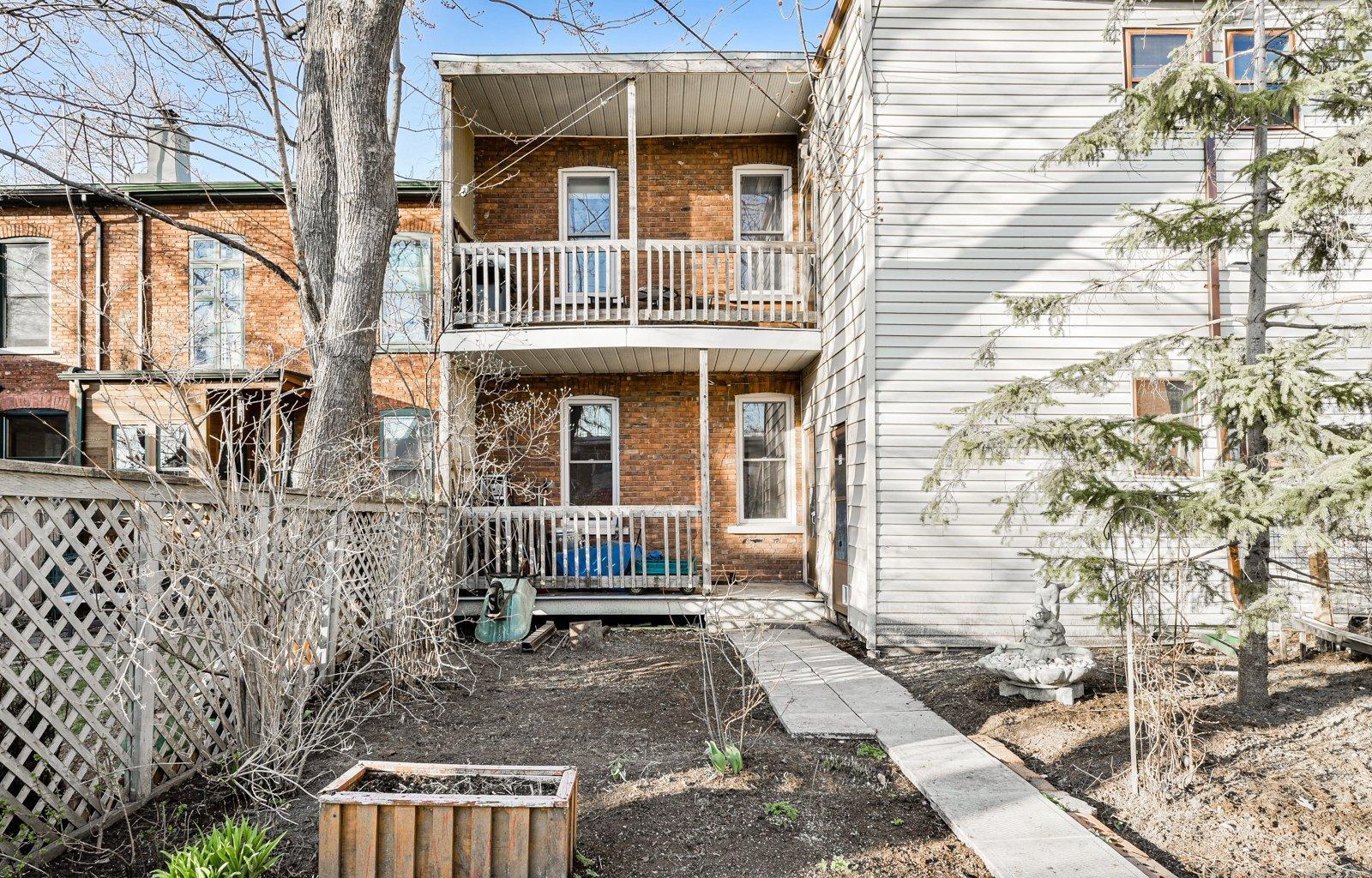 









511

 - 517


Av. Birch

,
Saint-Lambert,




QC
J4P2M9

