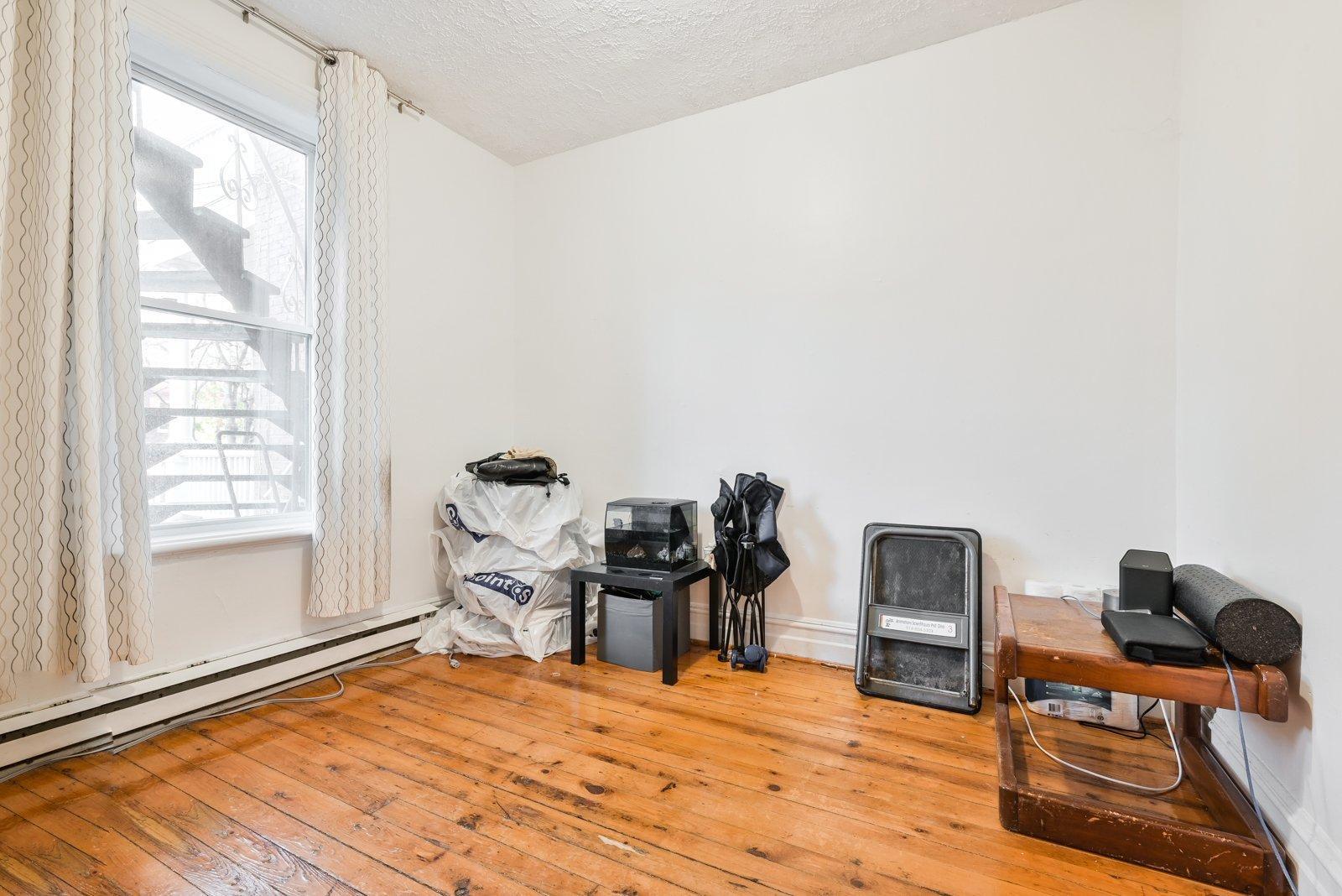 









511

 - 517


Av. Birch

,
Saint-Lambert,




QC
J4P2M9

