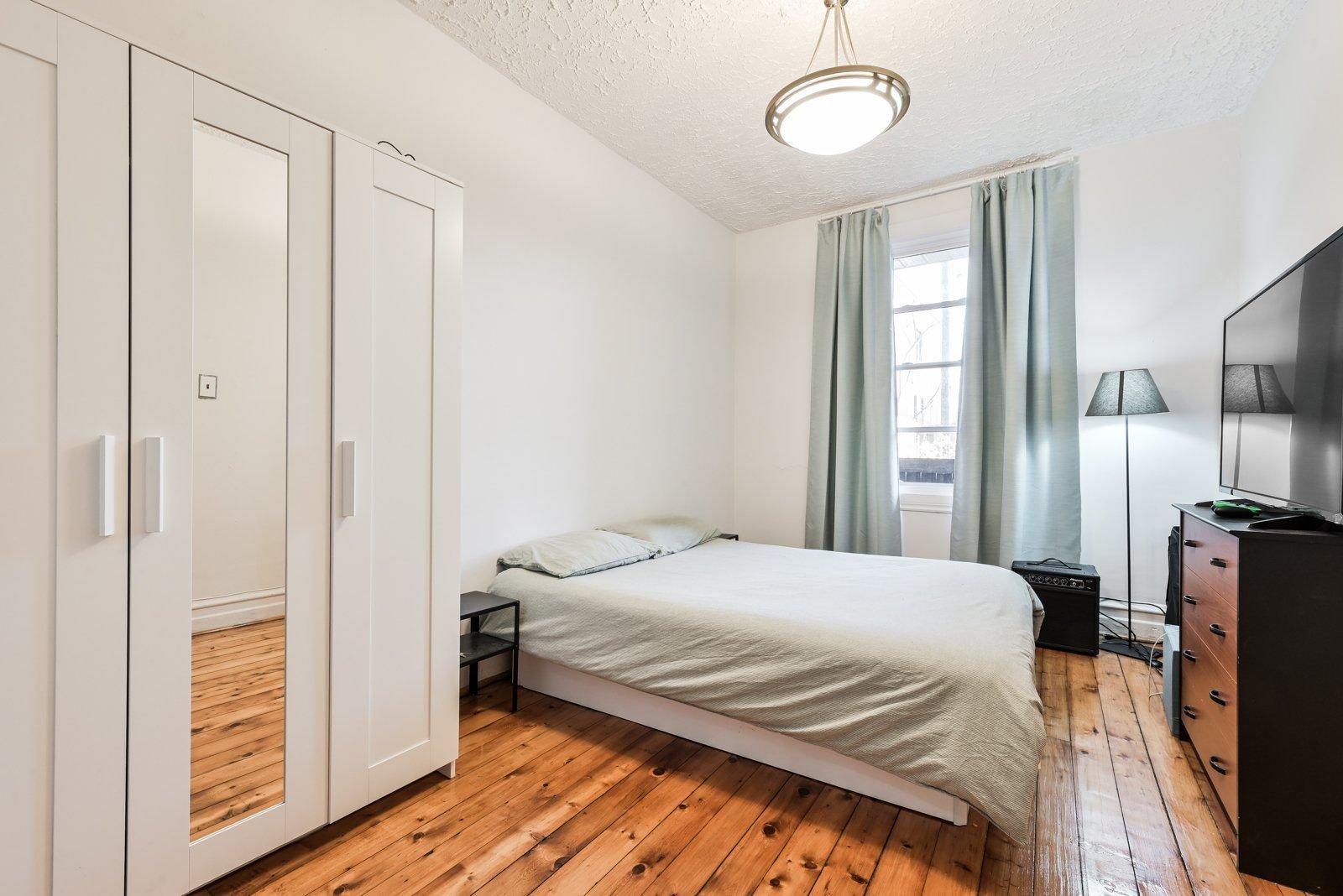 









511

 - 517


Av. Birch

,
Saint-Lambert,




QC
J4P2M9

