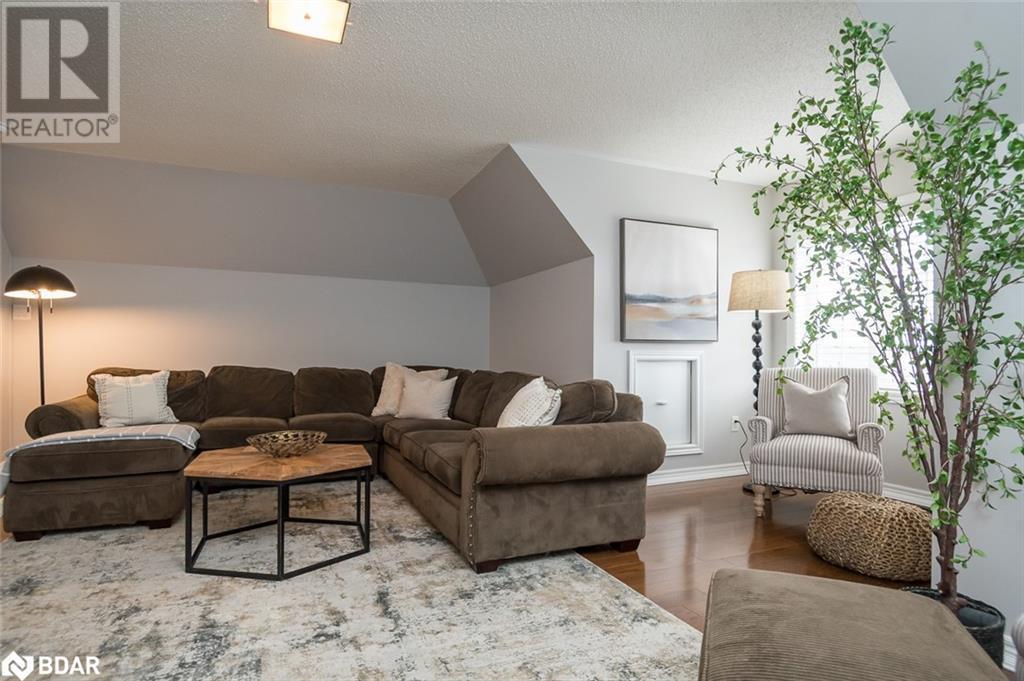 












476 LAUNDON Terrace

,
Milton,




Ontario
L9T7X9

