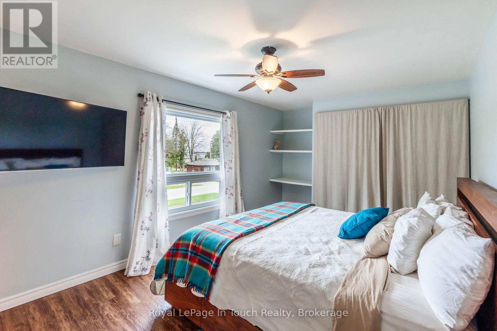 












83 KING ROAD

,
Tay (Waubaushene),




Ontario
L0K2C0

