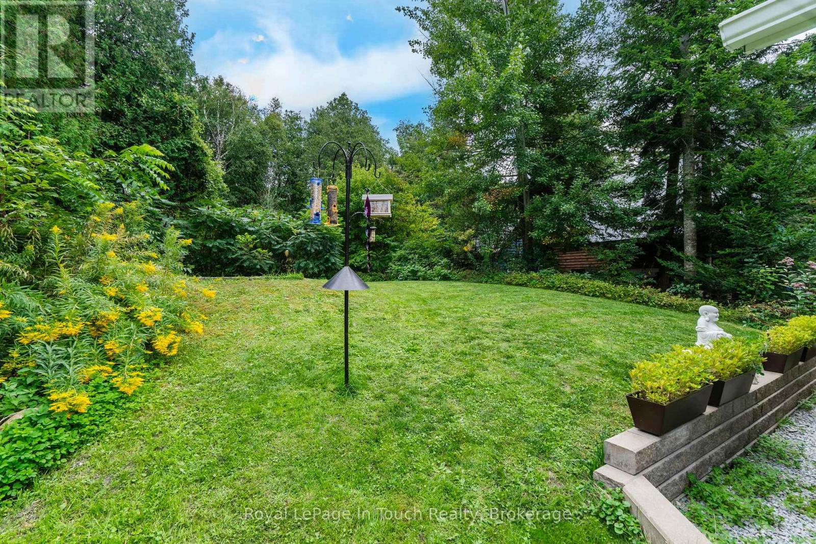 












83 KING ROAD

,
Tay (Waubaushene),




Ontario
L0K2C0

