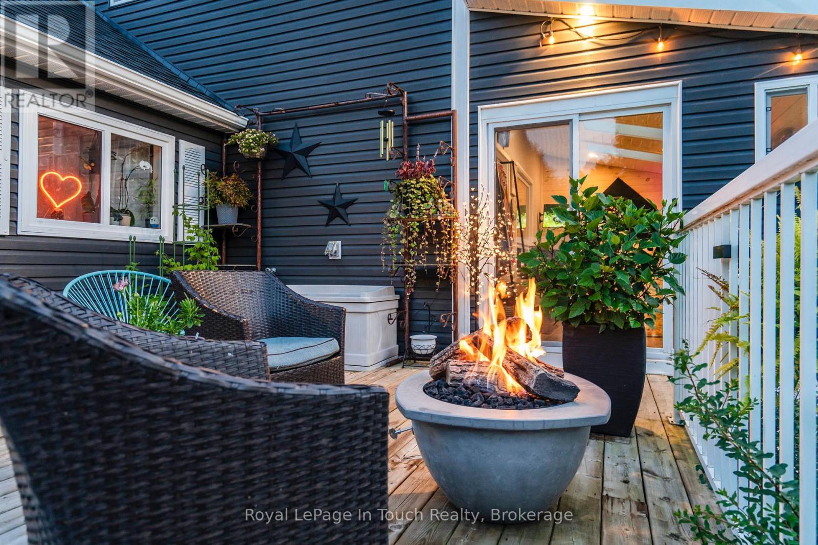 












83 KING ROAD

,
Tay (Waubaushene),




Ontario
L0K2C0

