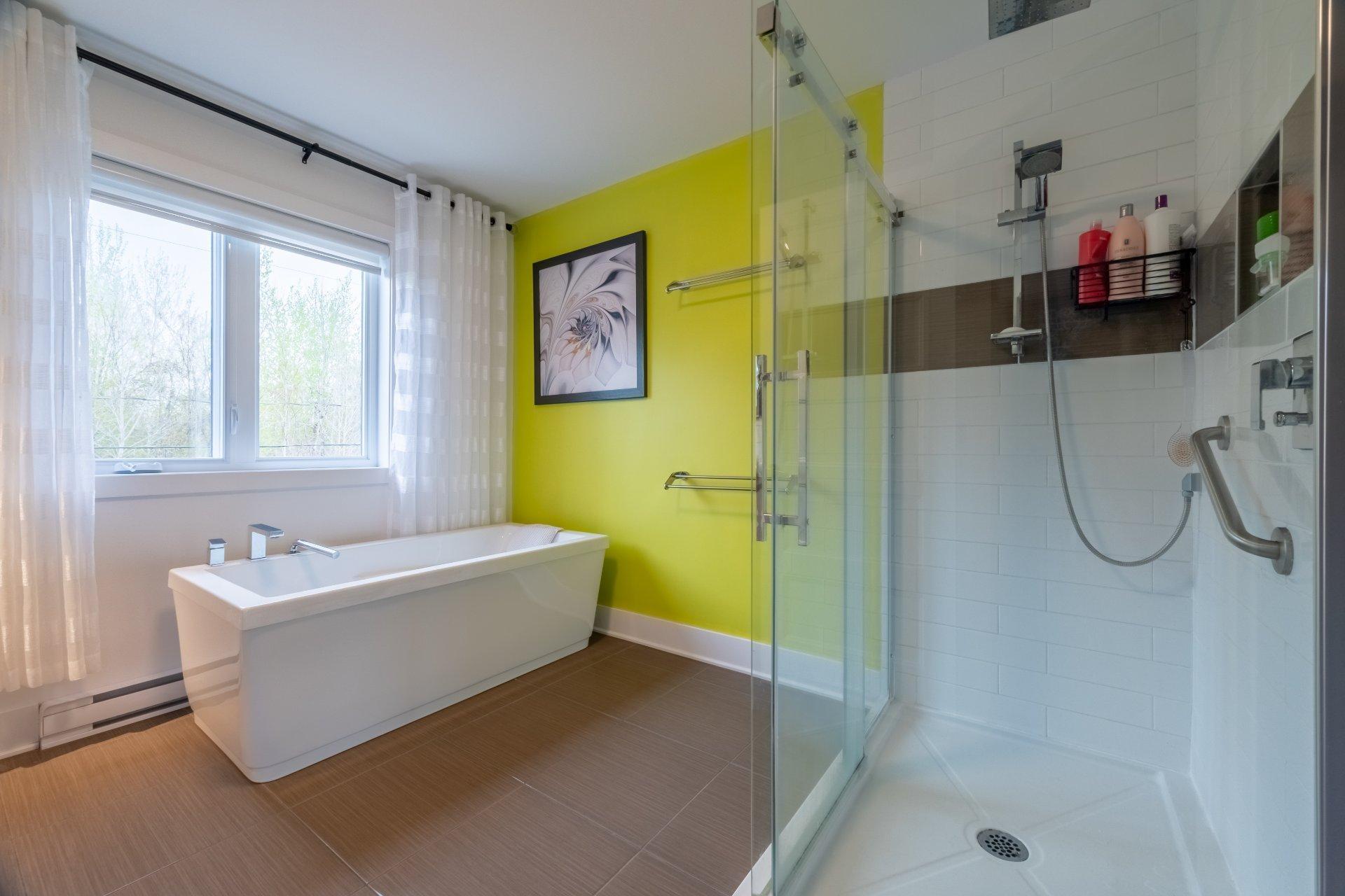 









218


10e Avenue

,
Saint-Zotique,




QC
J0P1Z0

