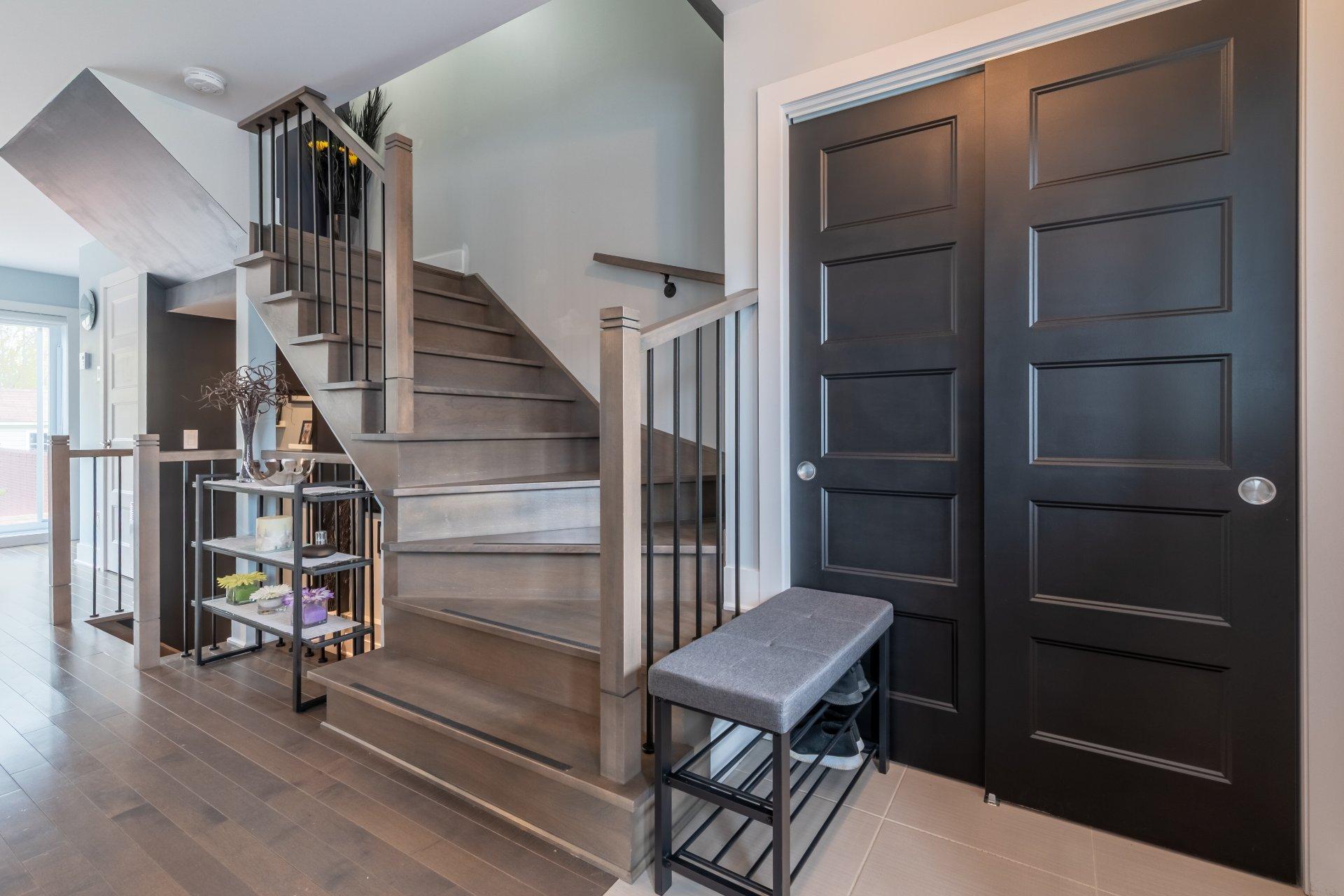 









218


10e Avenue

,
Saint-Zotique,




QC
J0P1Z0

