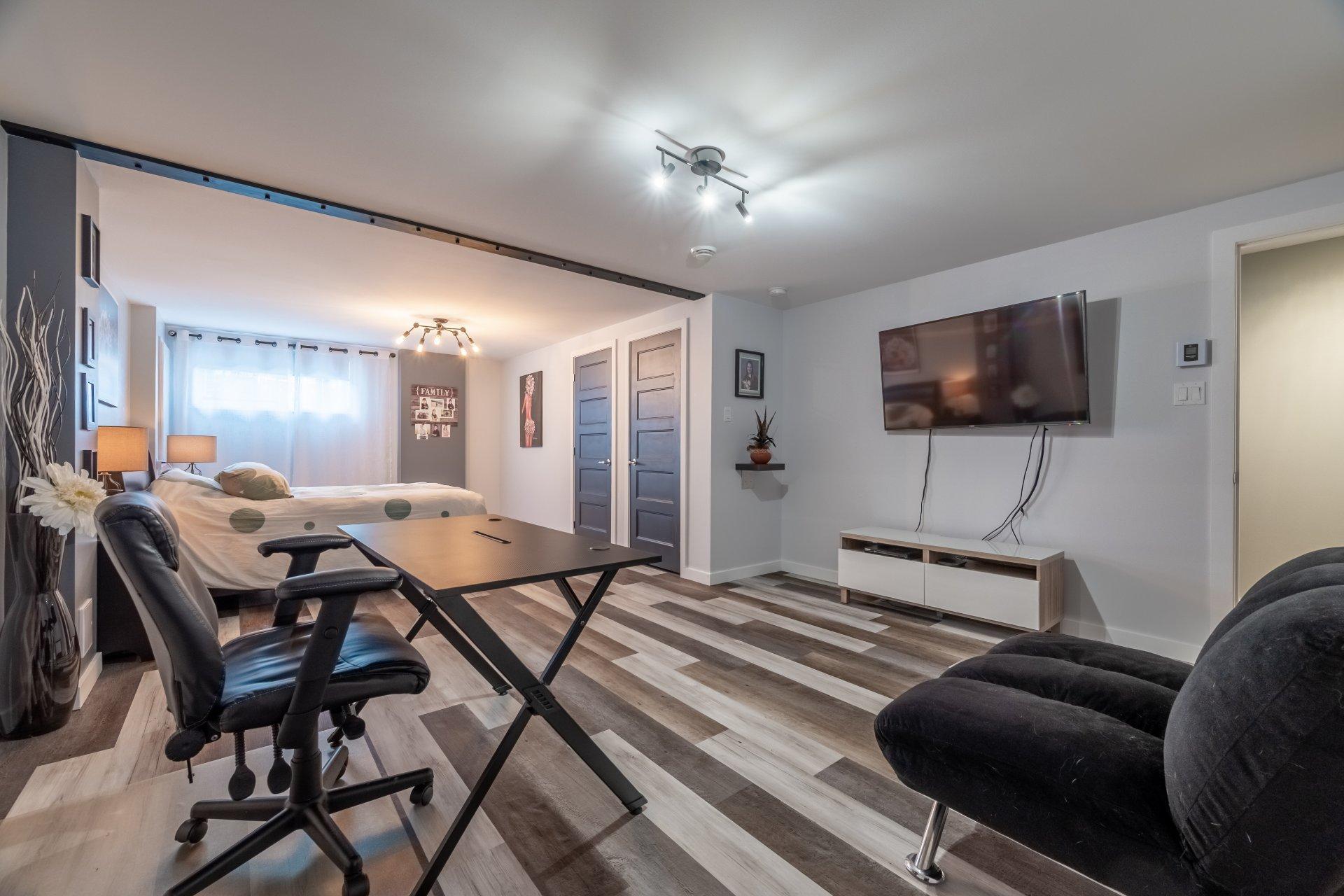 









218


10e Avenue

,
Saint-Zotique,




QC
J0P1Z0

