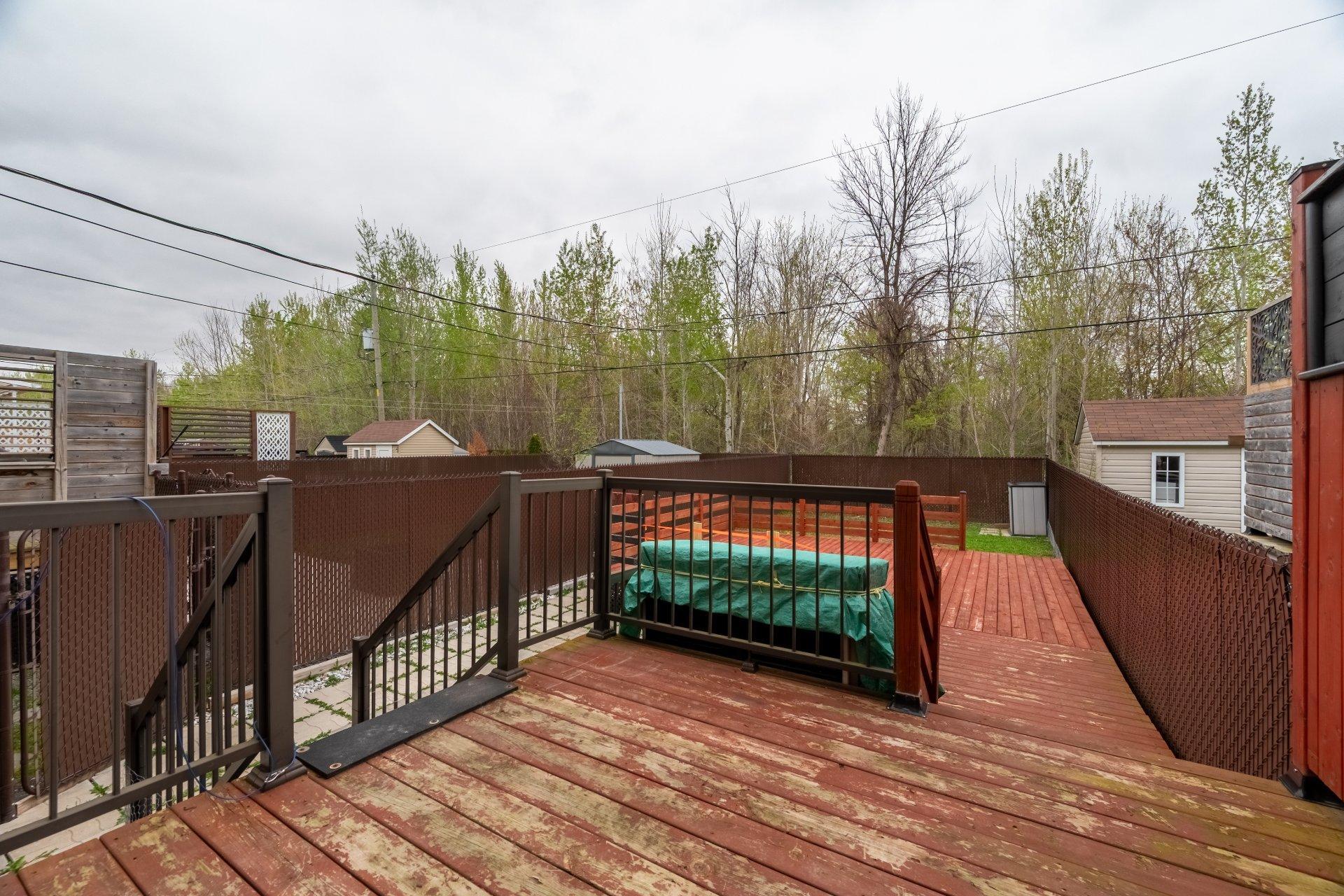 









218


10e Avenue

,
Saint-Zotique,




QC
J0P1Z0

