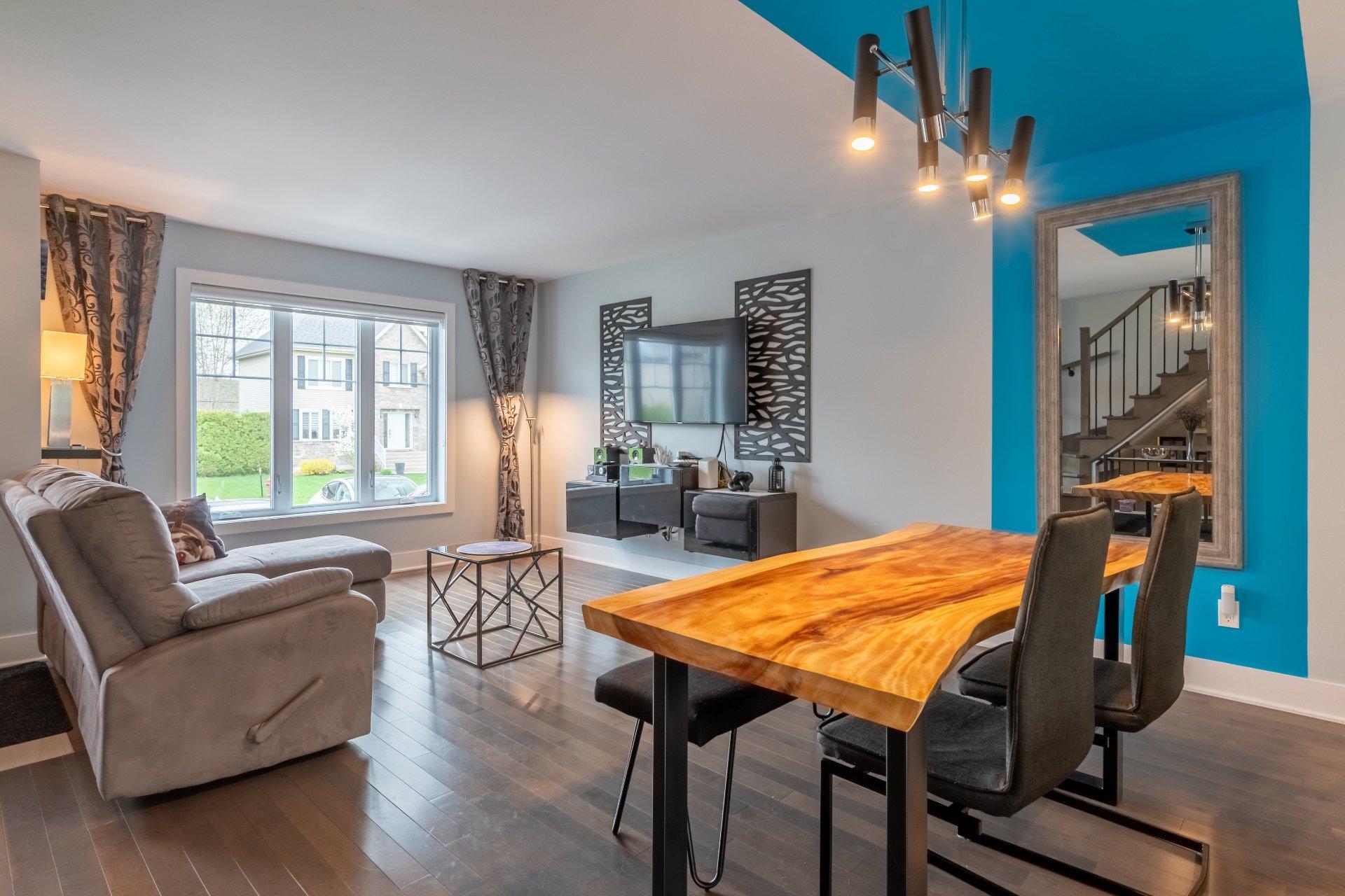 









218


10e Avenue

,
Saint-Zotique,




QC
J0P1Z0

