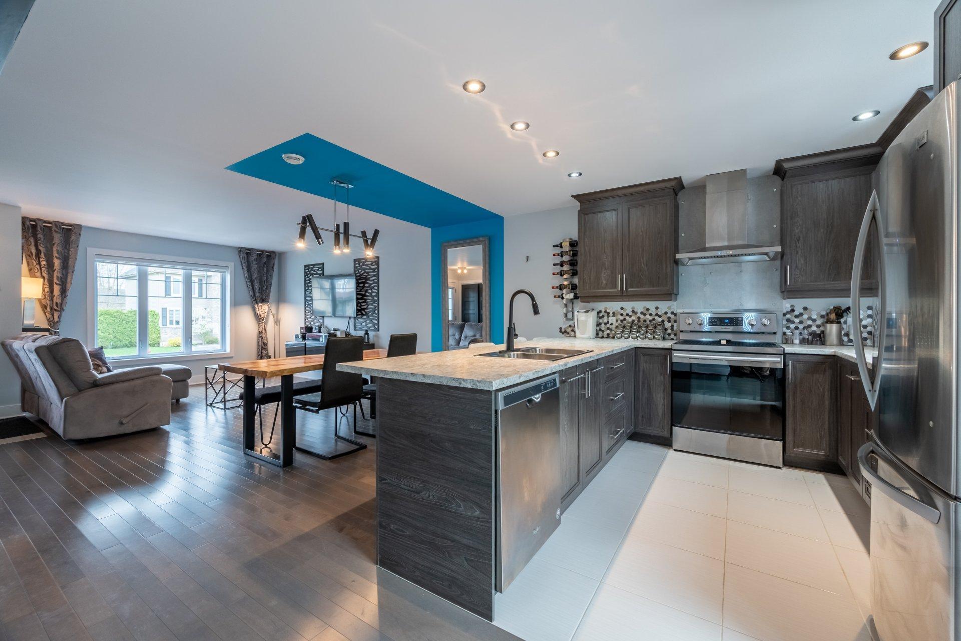 









218


10e Avenue

,
Saint-Zotique,




QC
J0P1Z0


