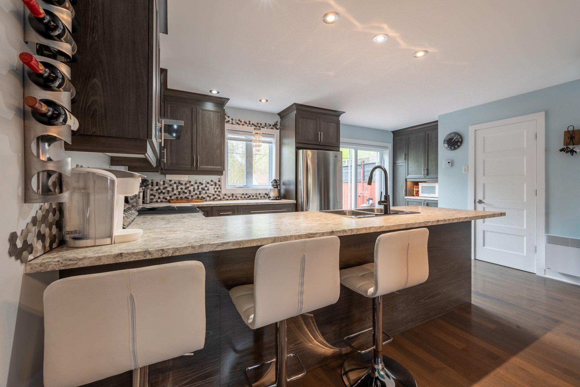 









218


10e Avenue

,
Saint-Zotique,




QC
J0P1Z0

