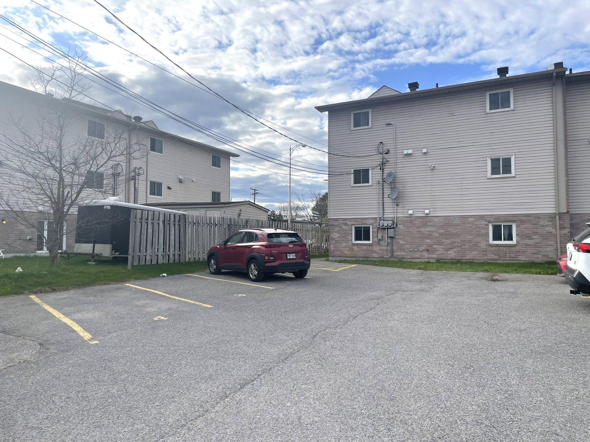 









1280


Boul. Maloney E.

, 2,
Gatineau (Gatineau),




QC
J8P7V3

