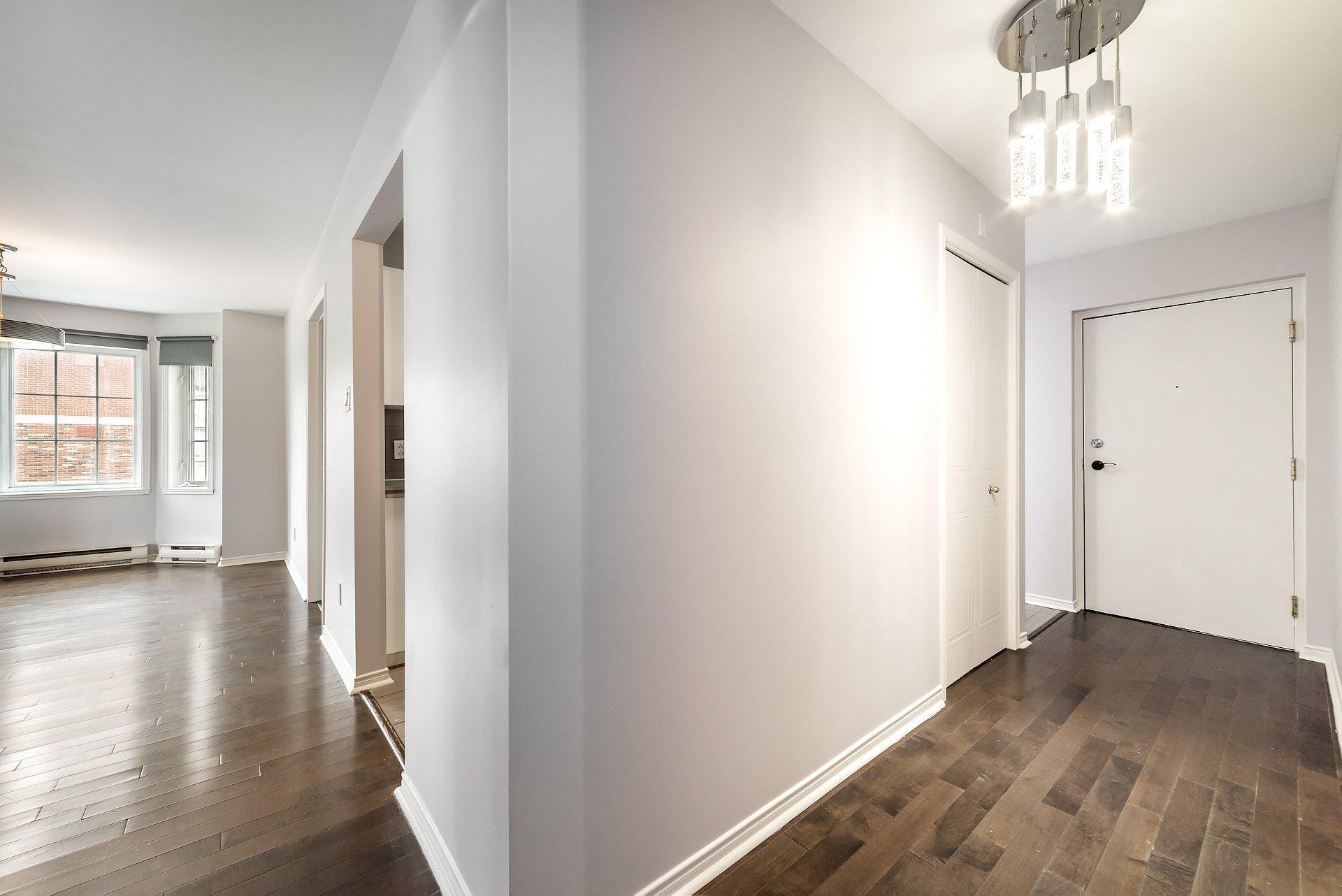 









2433


Rue Charles-Darwin

,
Montréal (Saint-Laurent),




QC
H4R2Z6

