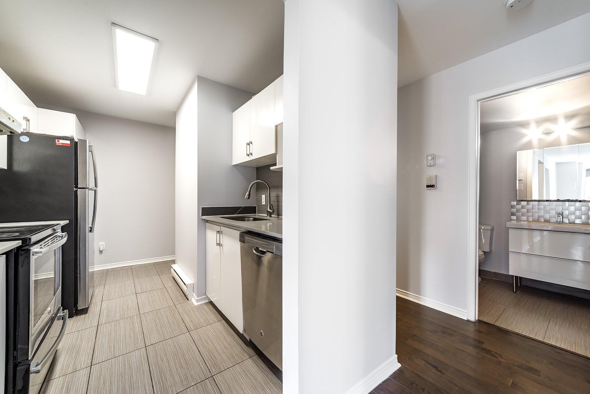 









2433


Rue Charles-Darwin

,
Montréal (Saint-Laurent),




QC
H4R2Z6


