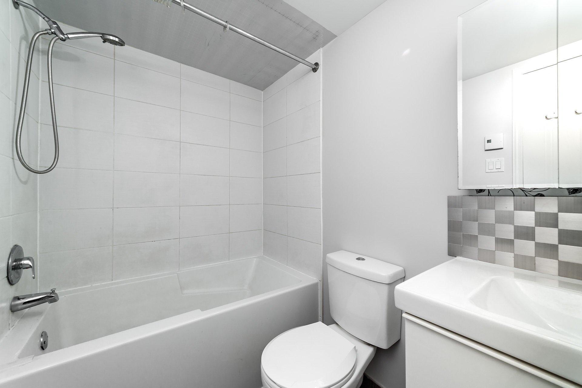 









2433


Rue Charles-Darwin

,
Montréal (Saint-Laurent),




QC
H4R2Z6


