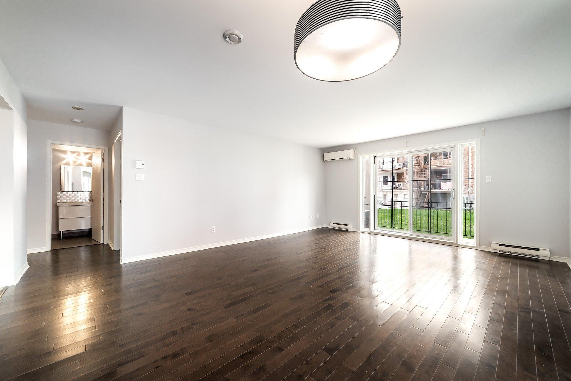 









2433


Rue Charles-Darwin

,
Montréal (Saint-Laurent),




QC
H4R2Z6

