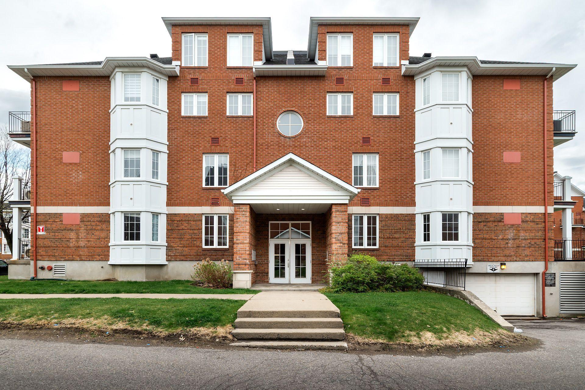 









2433


Rue Charles-Darwin

,
Montréal (Saint-Laurent),




QC
H4R2Z6

