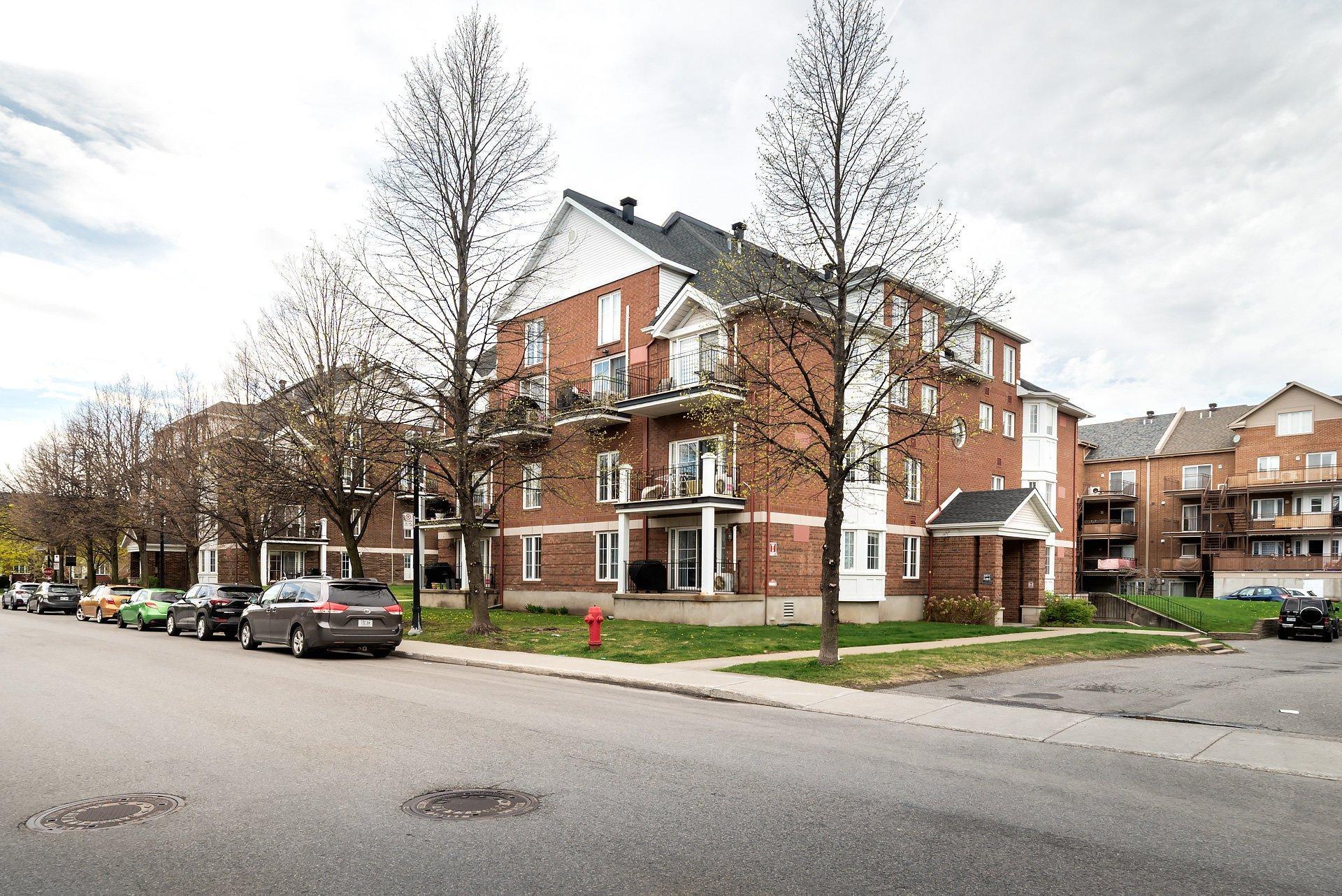 









2433


Rue Charles-Darwin

,
Montréal (Saint-Laurent),




QC
H4R2Z6

