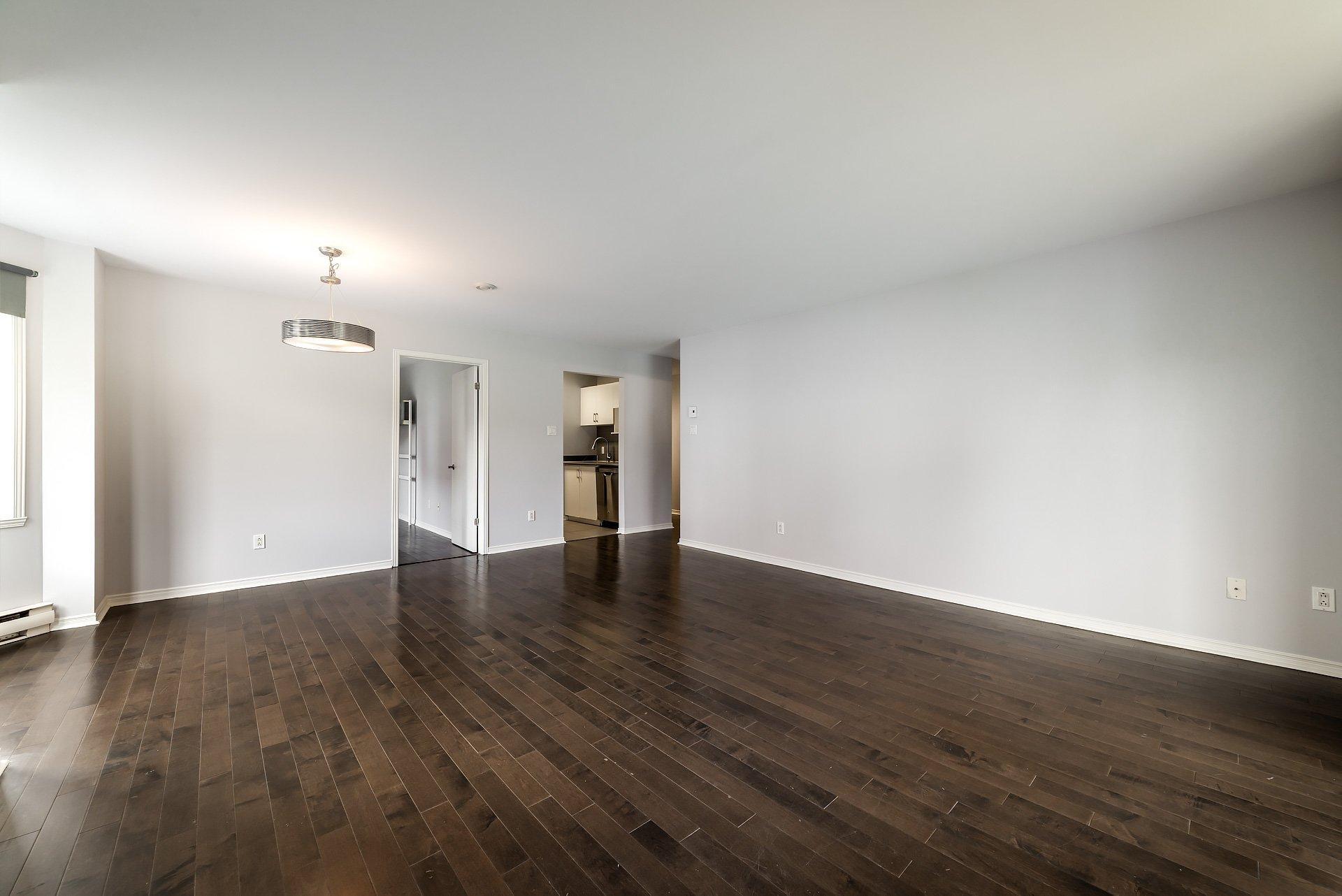 









2433


Rue Charles-Darwin

,
Montréal (Saint-Laurent),




QC
H4R2Z6

