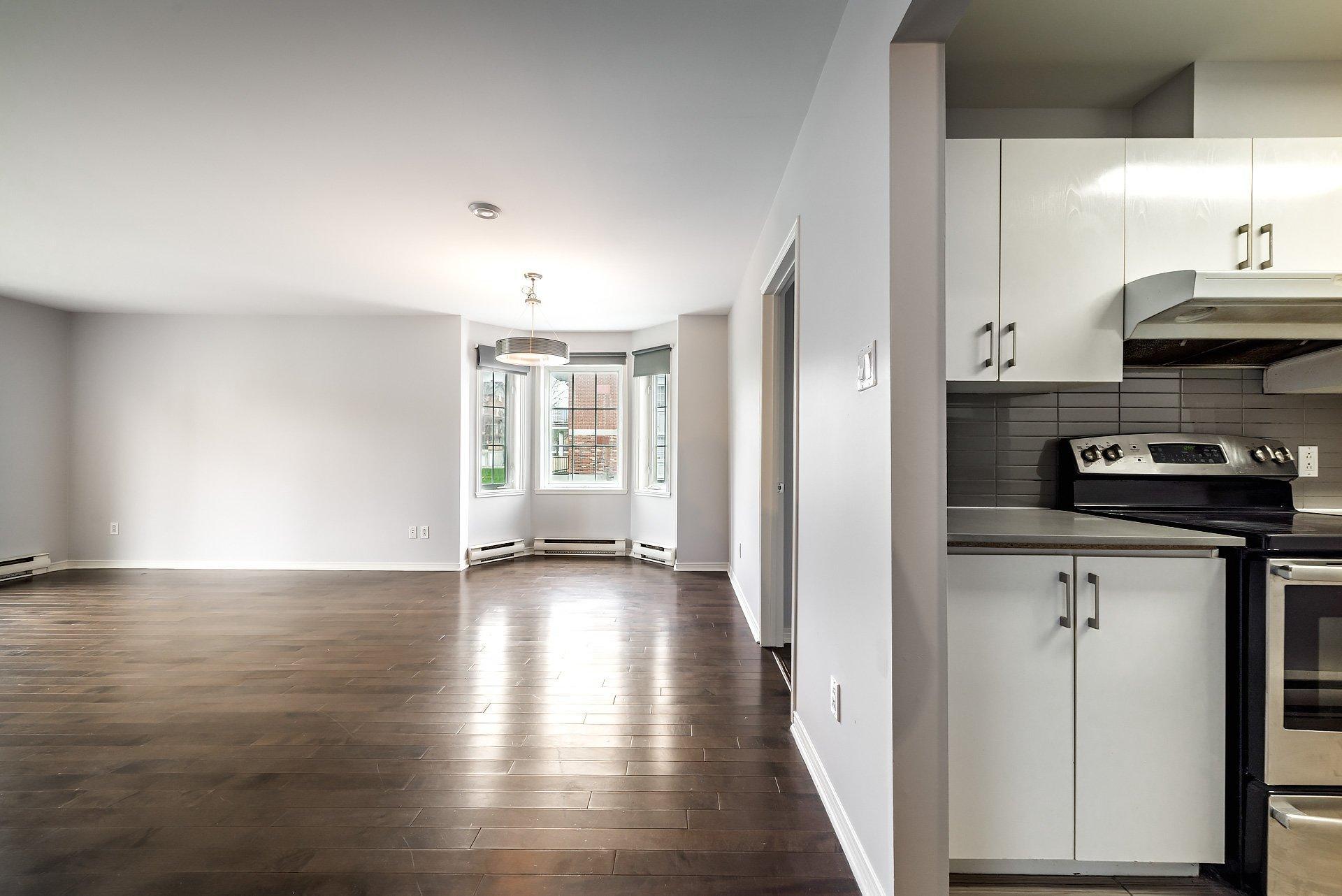 









2433


Rue Charles-Darwin

,
Montréal (Saint-Laurent),




QC
H4R2Z6

