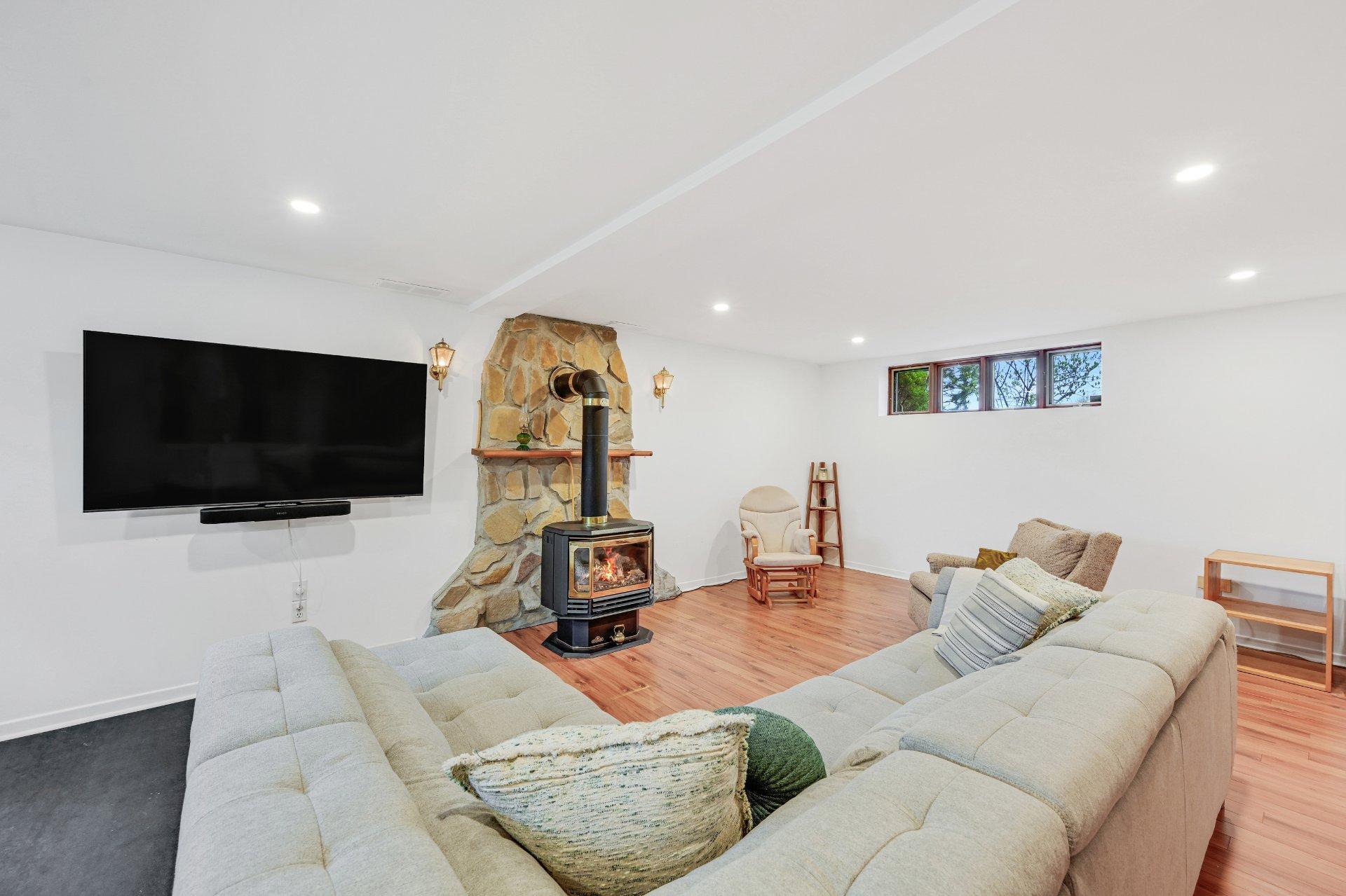 









539


Rue Marie-Derome

,
Saint-Jean-sur-Richelieu,




QC
J3A1G7

