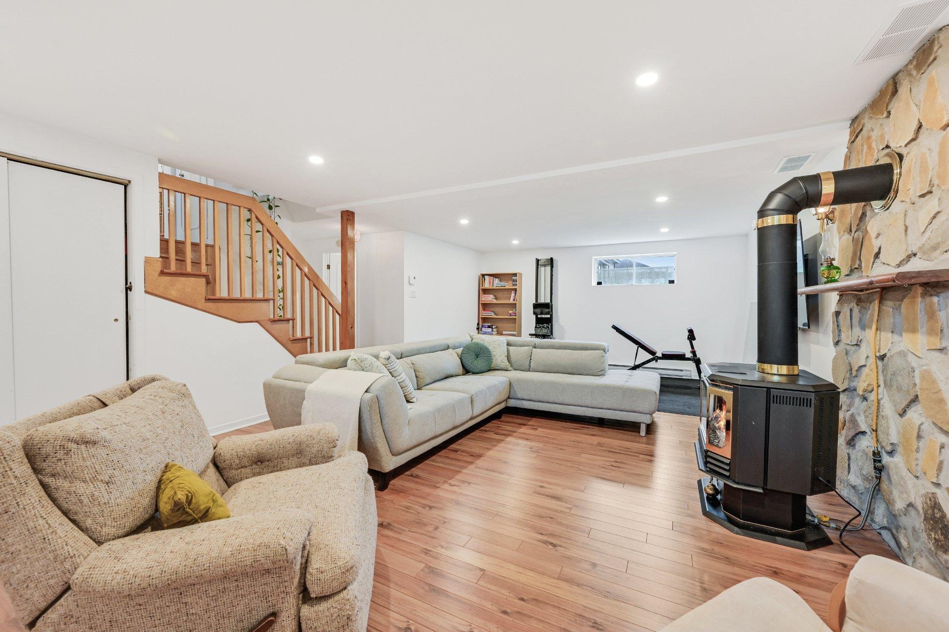 









539


Rue Marie-Derome

,
Saint-Jean-sur-Richelieu,




QC
J3A1G7

