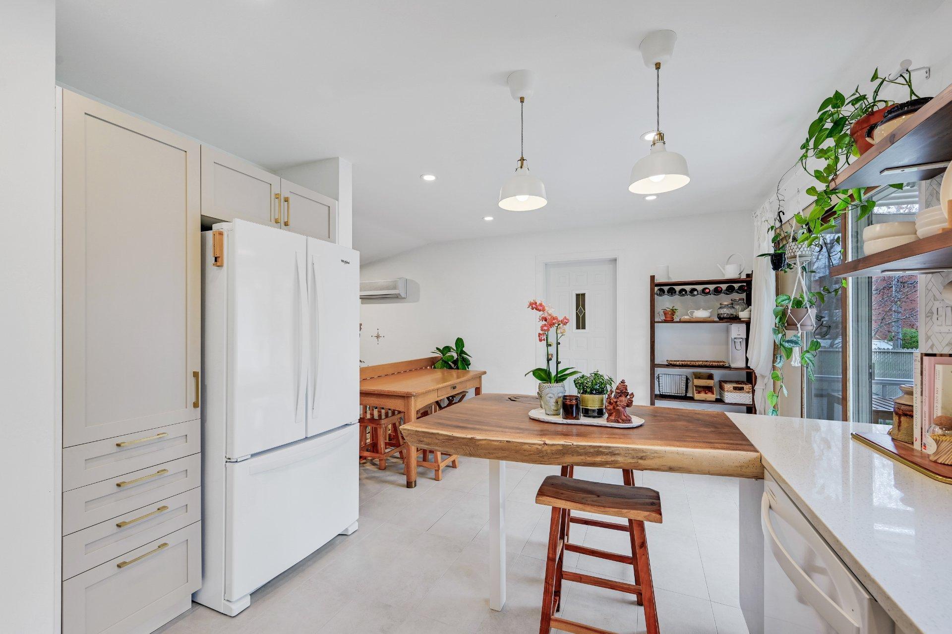 









539


Rue Marie-Derome

,
Saint-Jean-sur-Richelieu,




QC
J3A1G7

