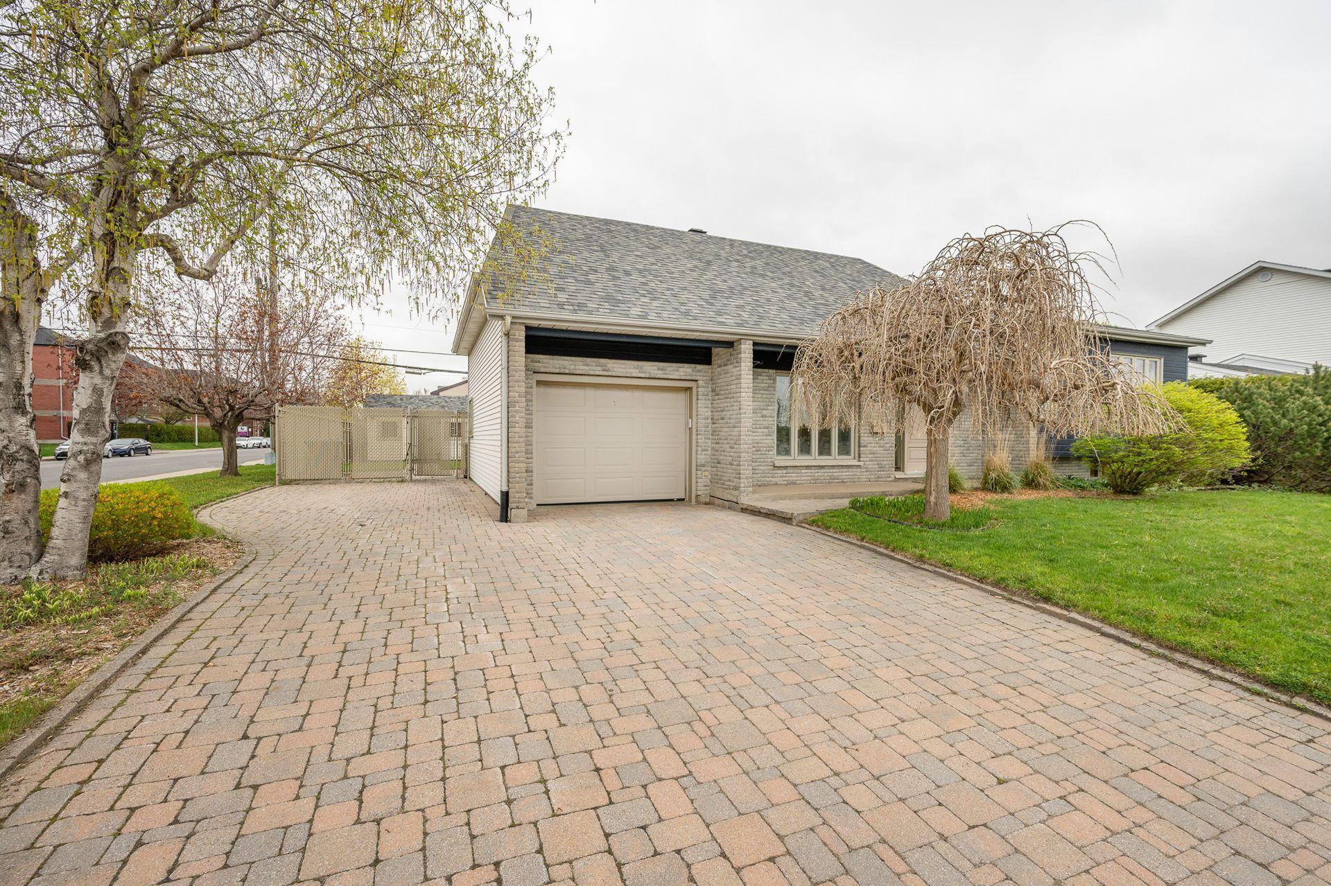 









539


Rue Marie-Derome

,
Saint-Jean-sur-Richelieu,




QC
J3A1G7

