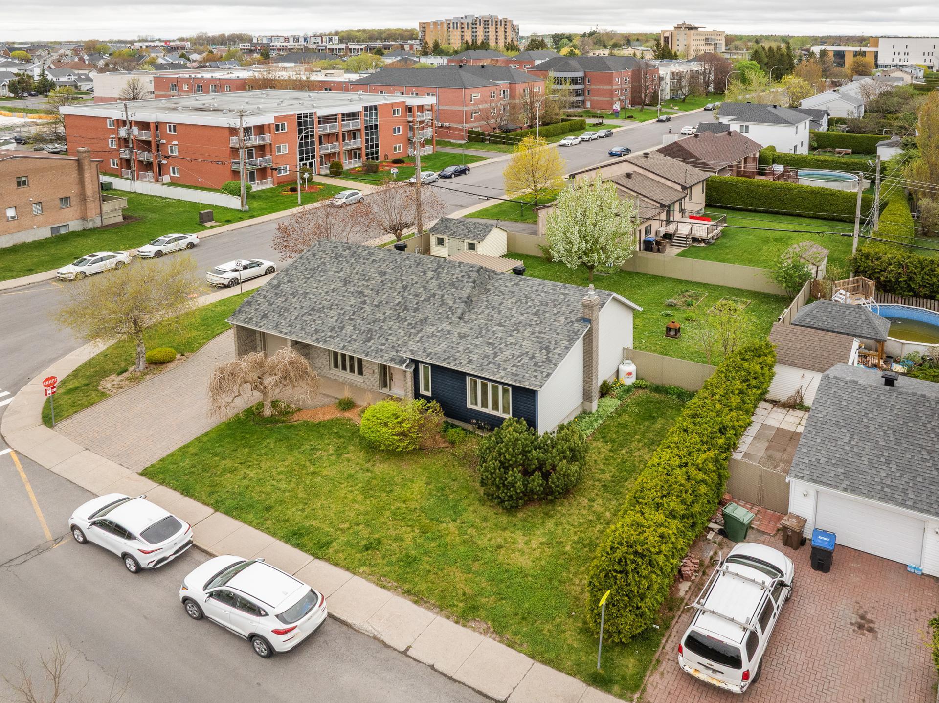 









539


Rue Marie-Derome

,
Saint-Jean-sur-Richelieu,




QC
J3A1G7

