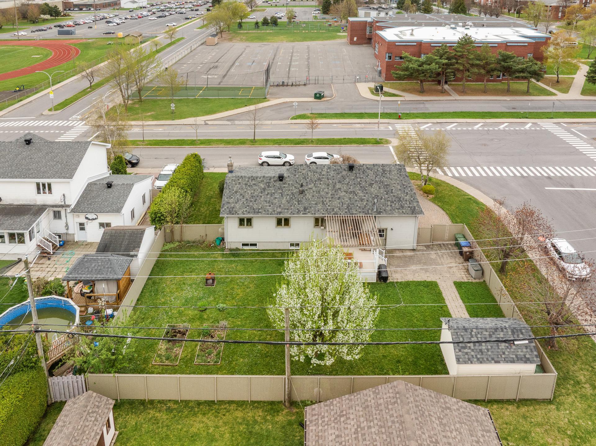 









539


Rue Marie-Derome

,
Saint-Jean-sur-Richelieu,




QC
J3A1G7

