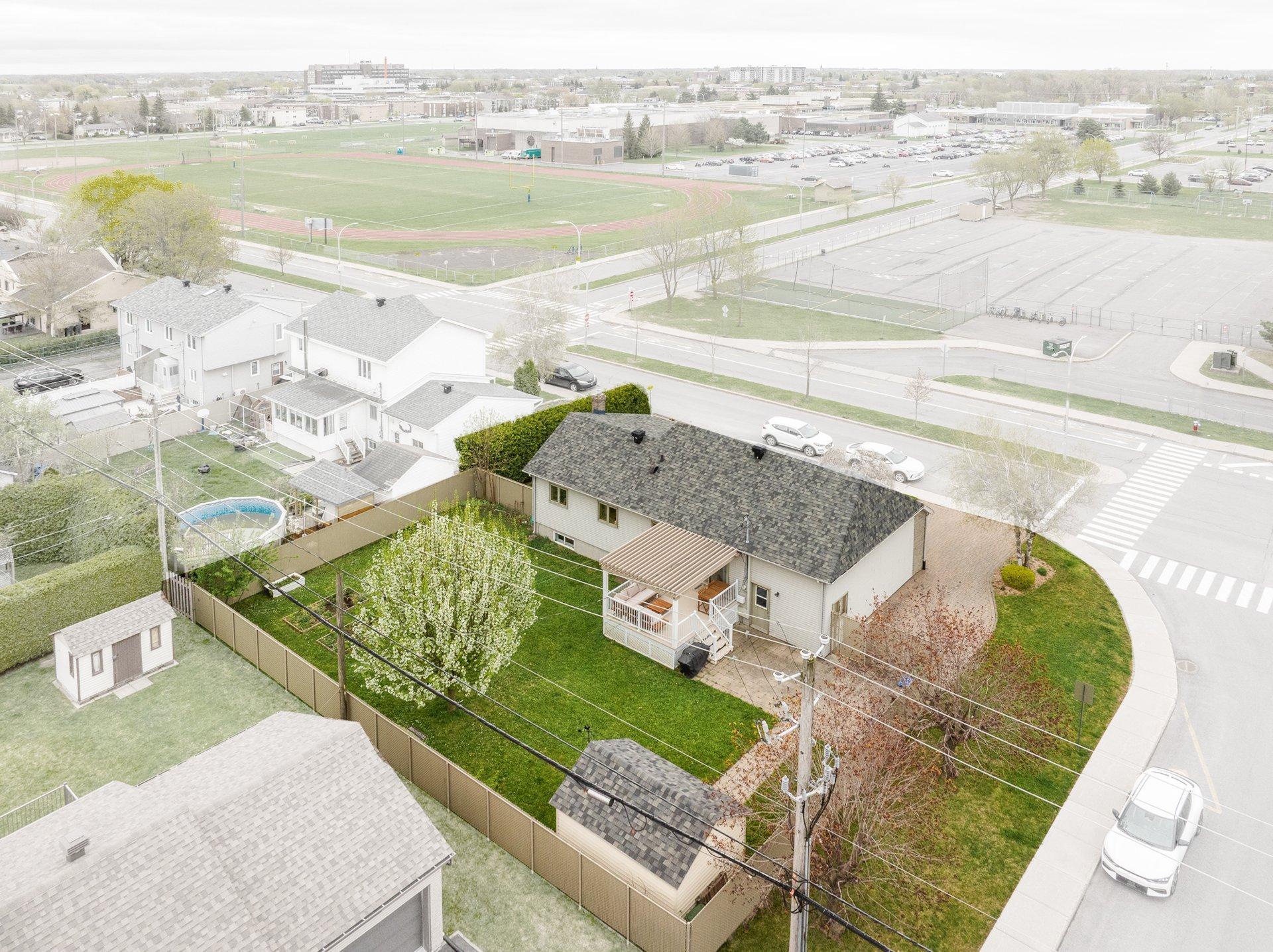 









539


Rue Marie-Derome

,
Saint-Jean-sur-Richelieu,




QC
J3A1G7

