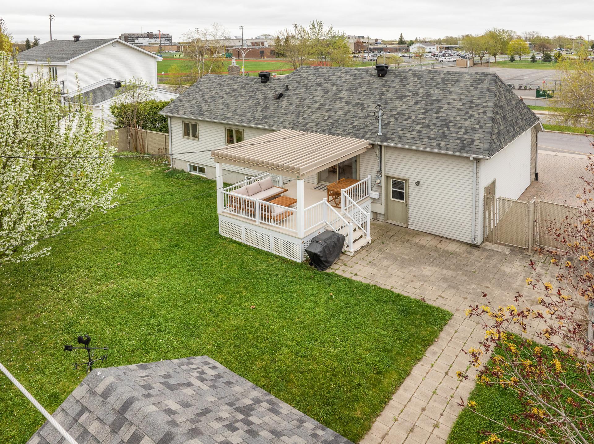 









539


Rue Marie-Derome

,
Saint-Jean-sur-Richelieu,




QC
J3A1G7


