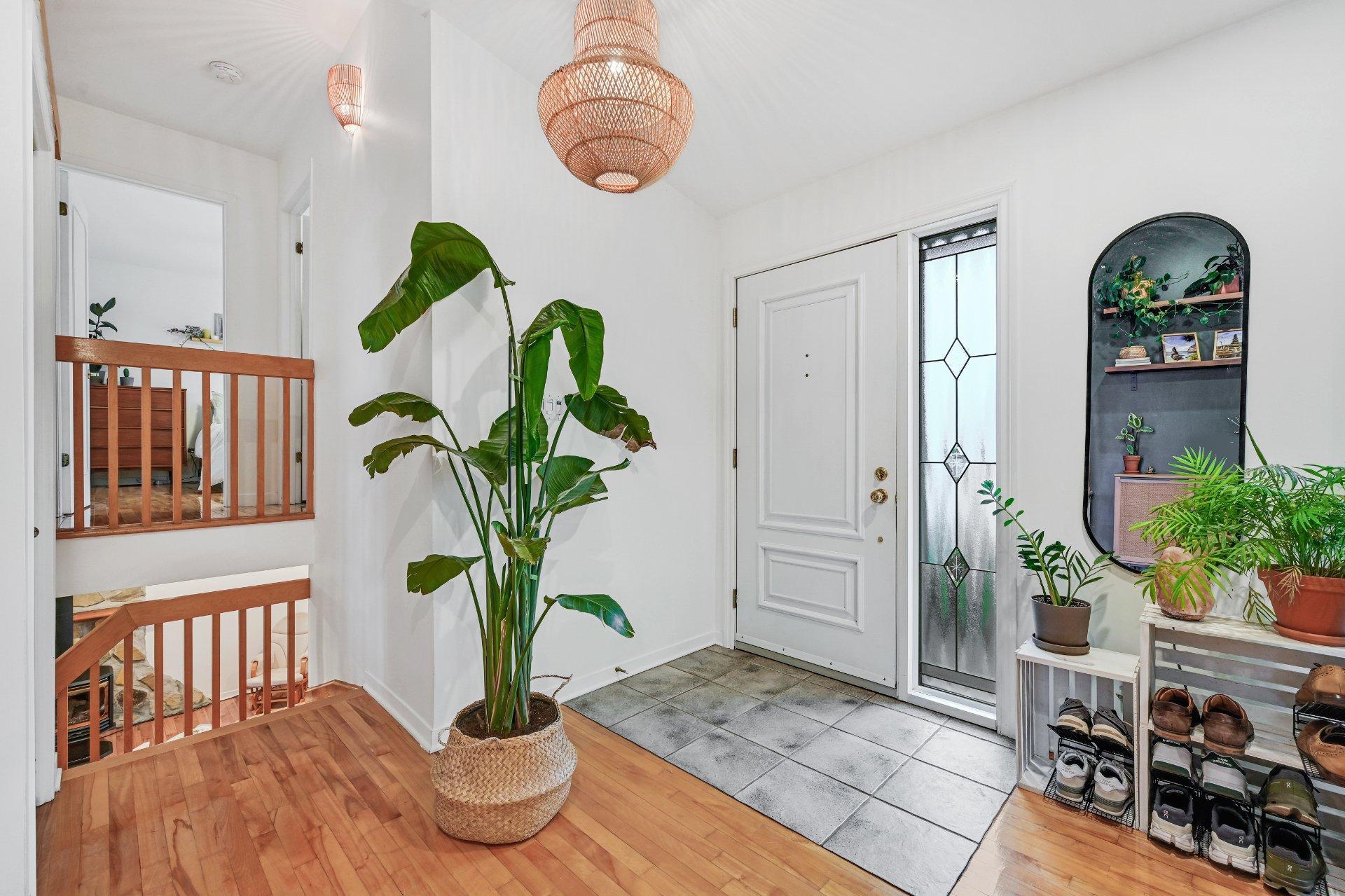 









539


Rue Marie-Derome

,
Saint-Jean-sur-Richelieu,




QC
J3A1G7

