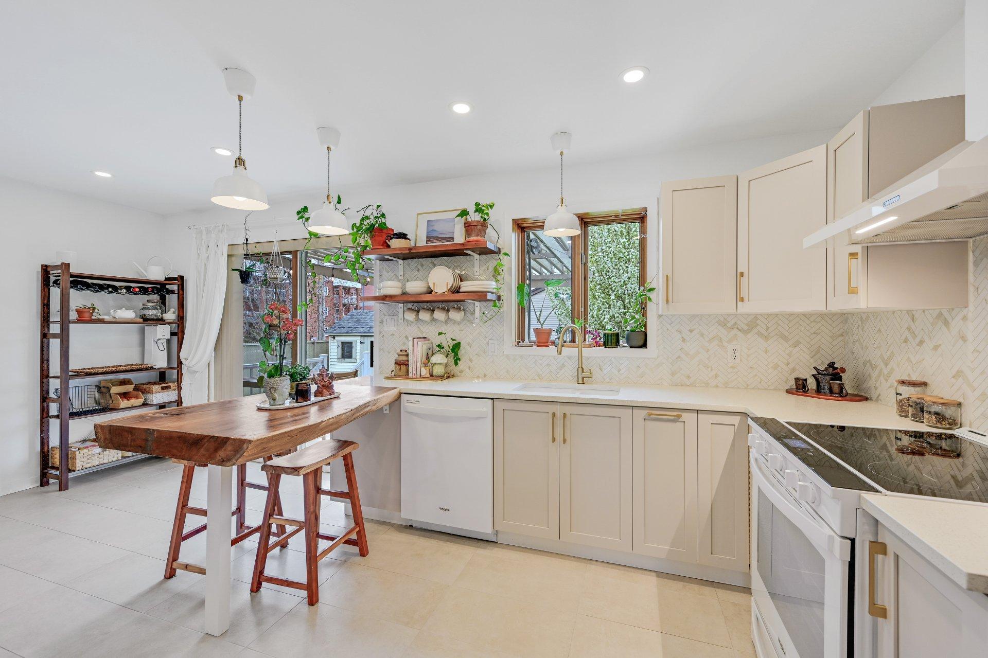 









539


Rue Marie-Derome

,
Saint-Jean-sur-Richelieu,




QC
J3A1G7

