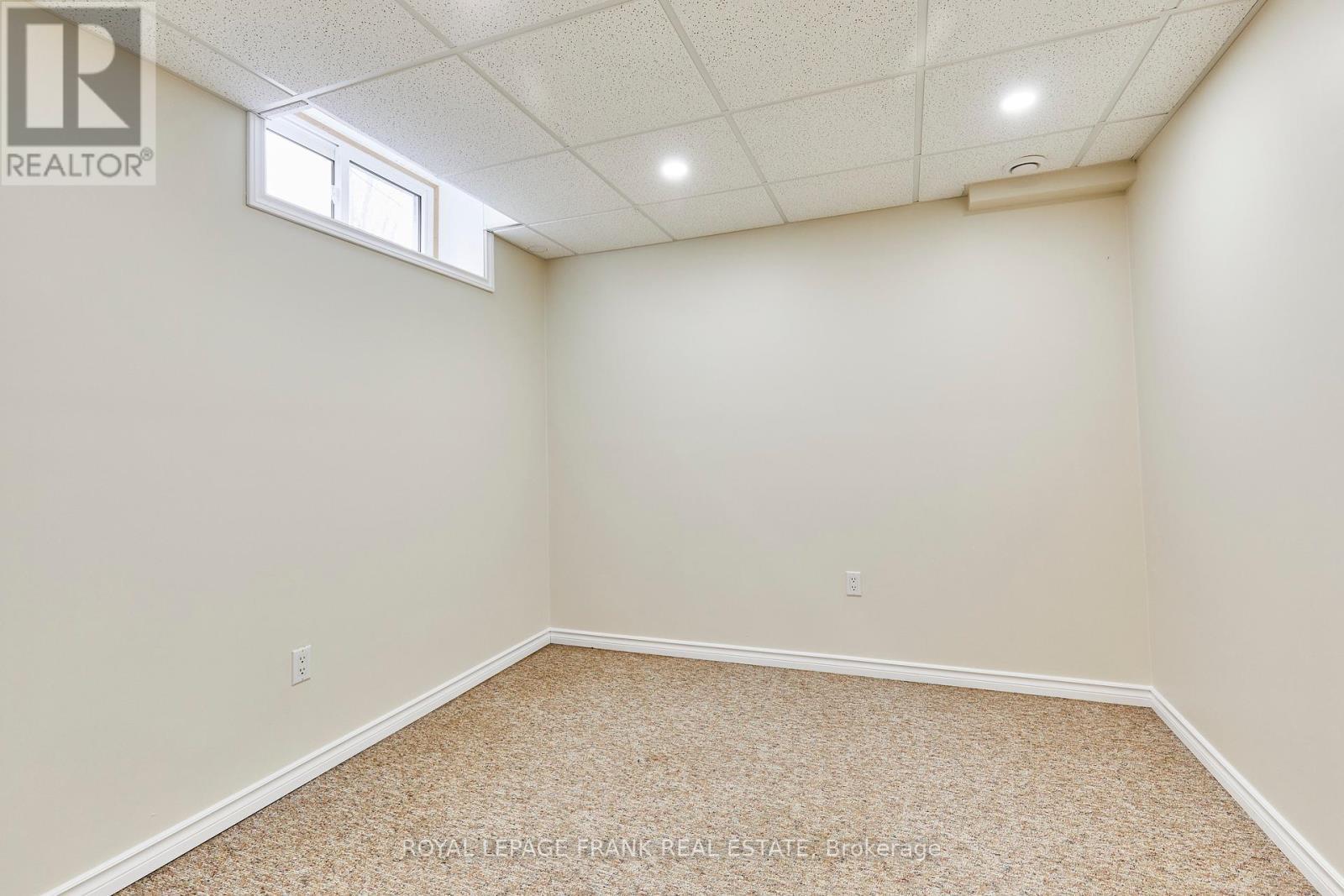 












949 TILLISON AVENUE

,
Cobourg,




Ontario
K9A5N2

