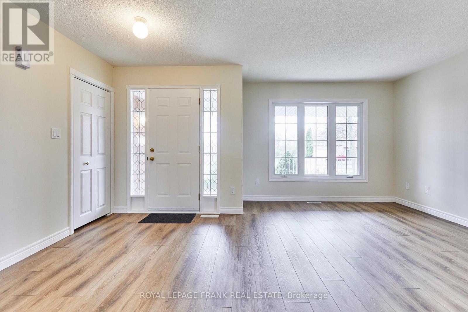 












949 TILLISON AVENUE

,
Cobourg,




Ontario
K9A5N2


