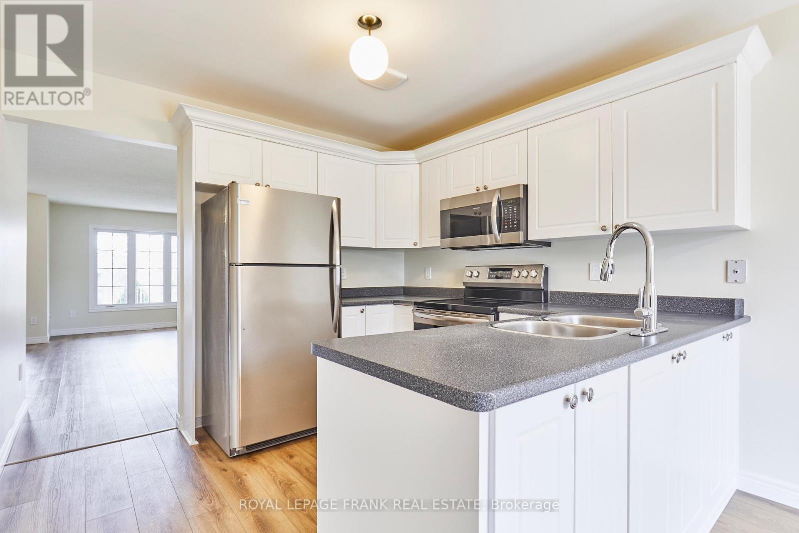 












949 TILLISON AVENUE

,
Cobourg,




Ontario
K9A5N2

