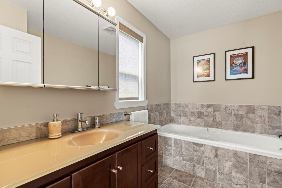 









3025


Murison

Place,
Armstrong,




BC
V4Y 0K4

