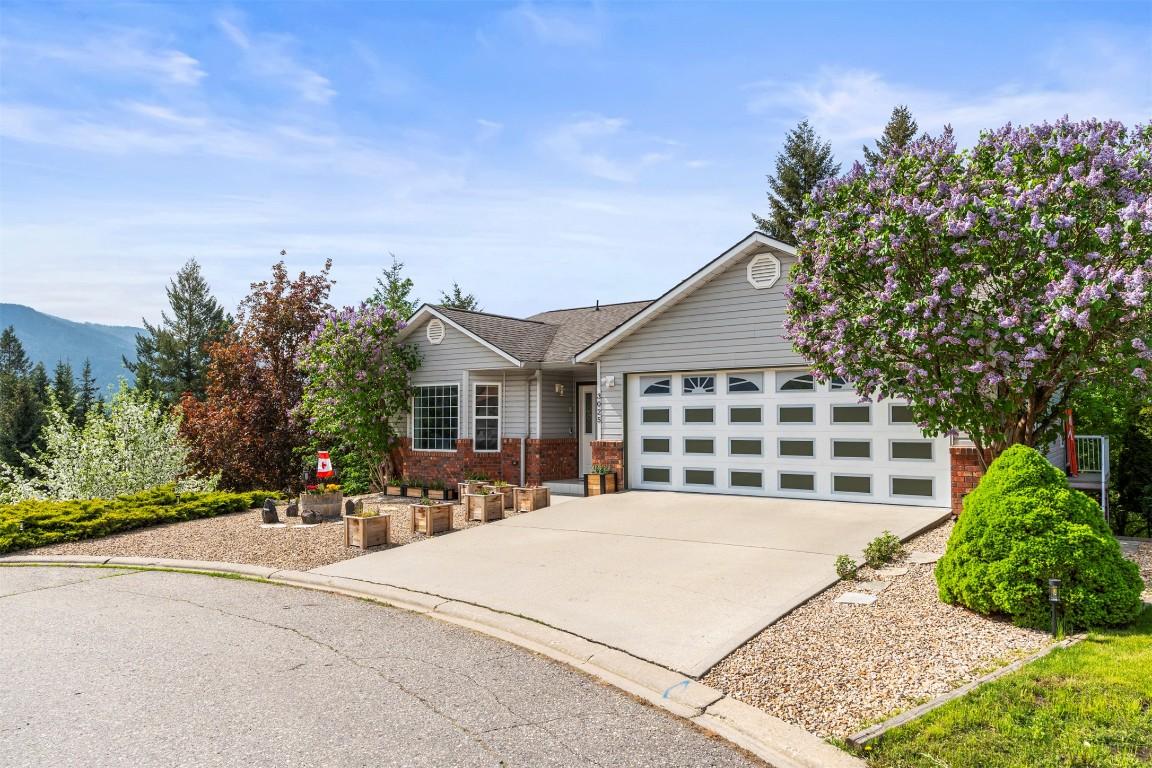 









3025


Murison

Place,
Armstrong,




BC
V4Y 0K4

