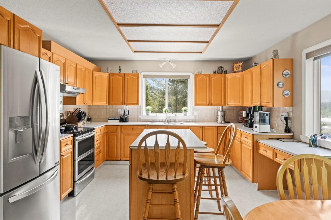 









3025


Murison

Place,
Armstrong,




BC
V4Y 0K4

