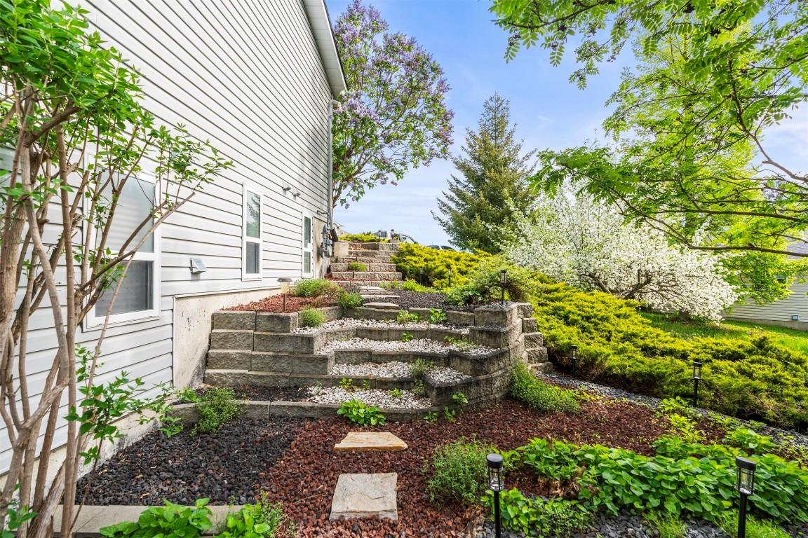 









3025


Murison

Place,
Armstrong,




BC
V4Y 0K4

