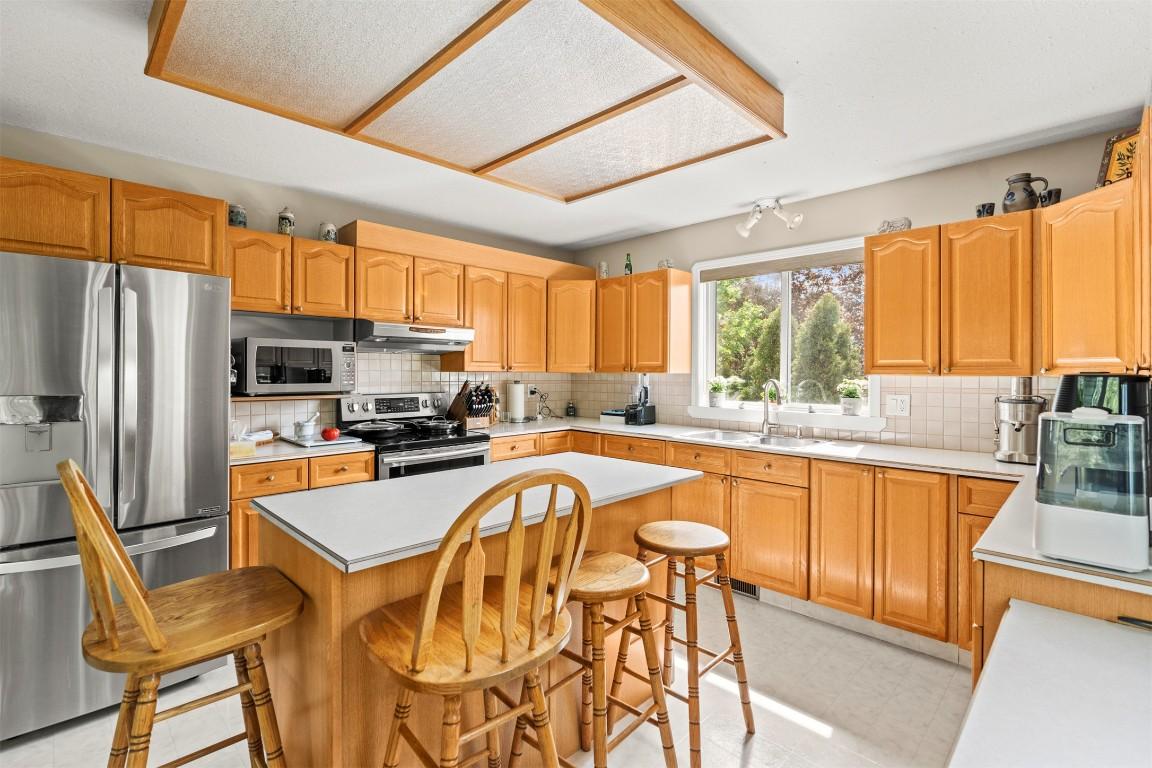 









3025


Murison

Place,
Armstrong,




BC
V4Y 0K4

