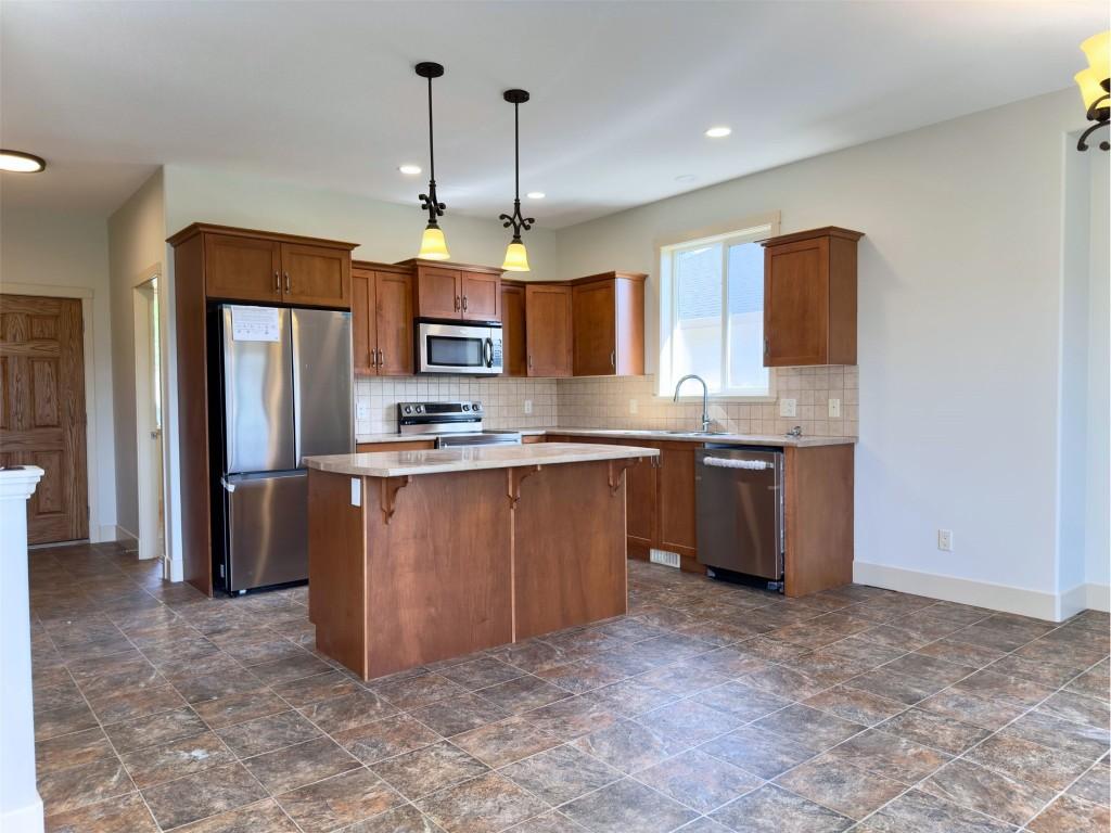 









10458


Copper Hill

Place,
Lake Country,




BC
V4V 2P3

