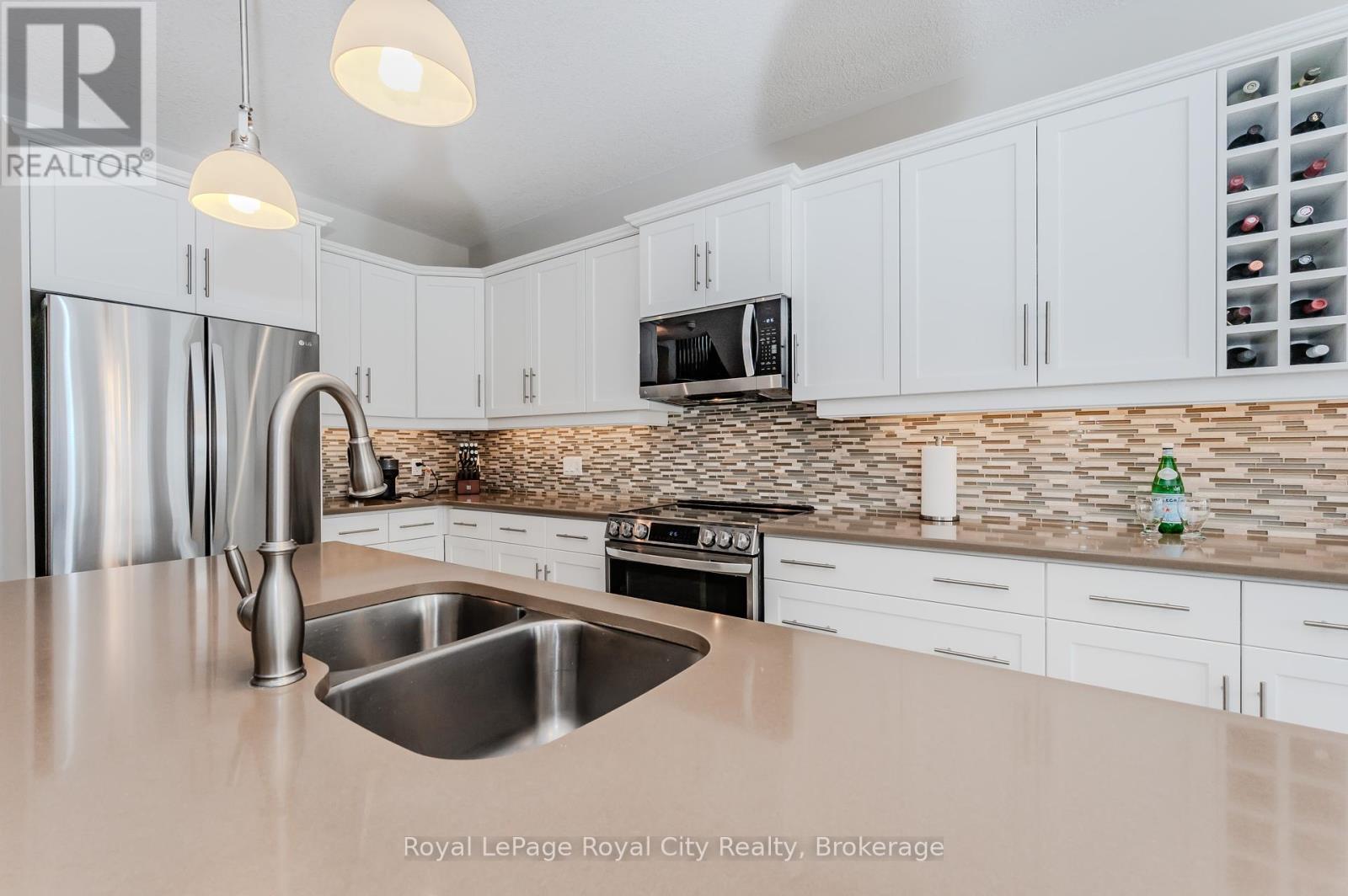 












213 TREMAINE CRESCENT

,
Kitchener,




Ontario
N2A4L9

