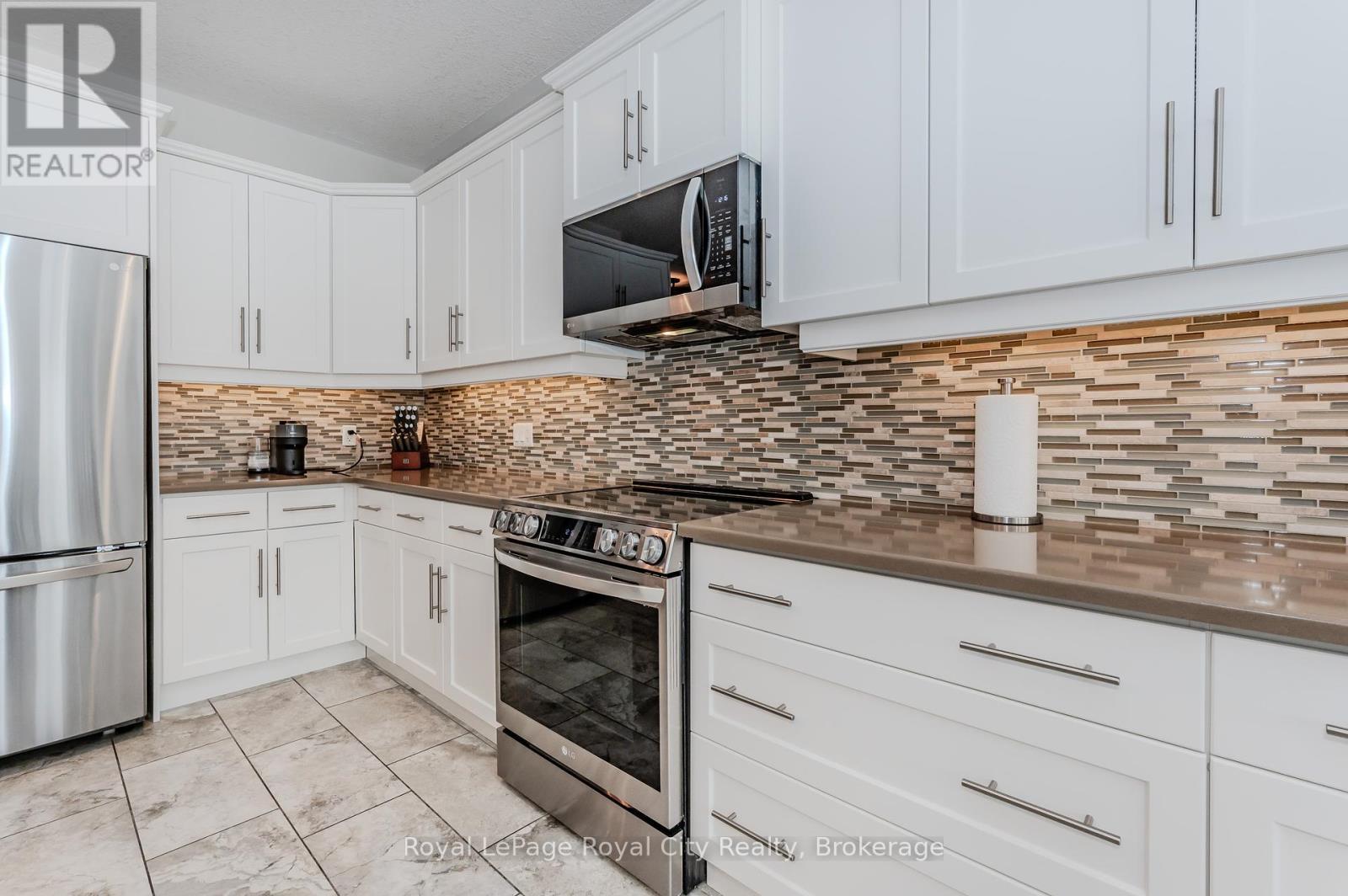 












213 TREMAINE CRESCENT

,
Kitchener,




Ontario
N2A4L9

