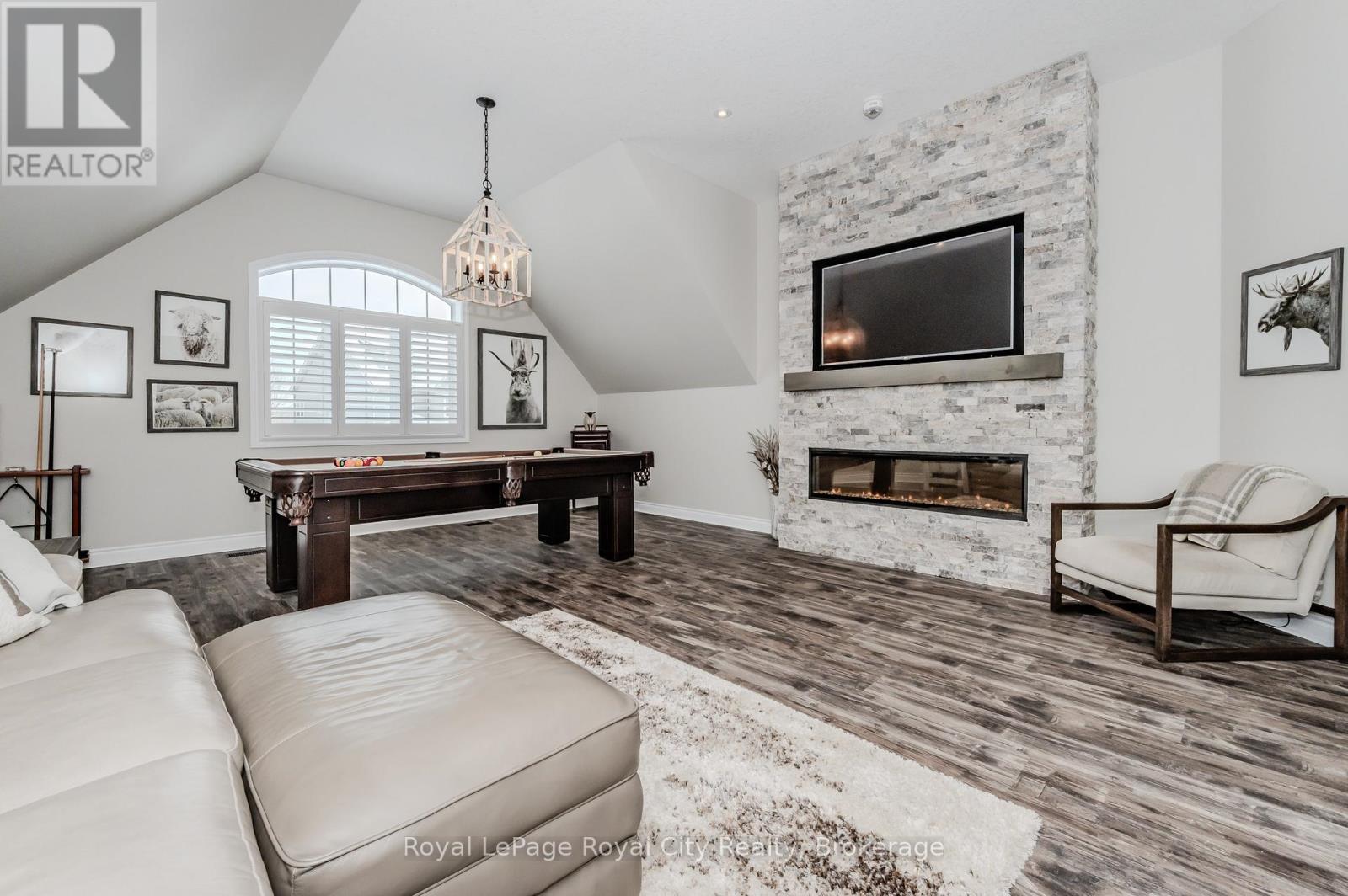 












213 TREMAINE CRESCENT

,
Kitchener,




Ontario
N2A4L9

