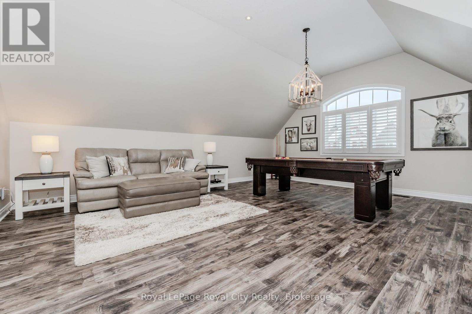 












213 TREMAINE CRESCENT

,
Kitchener,




Ontario
N2A4L9

