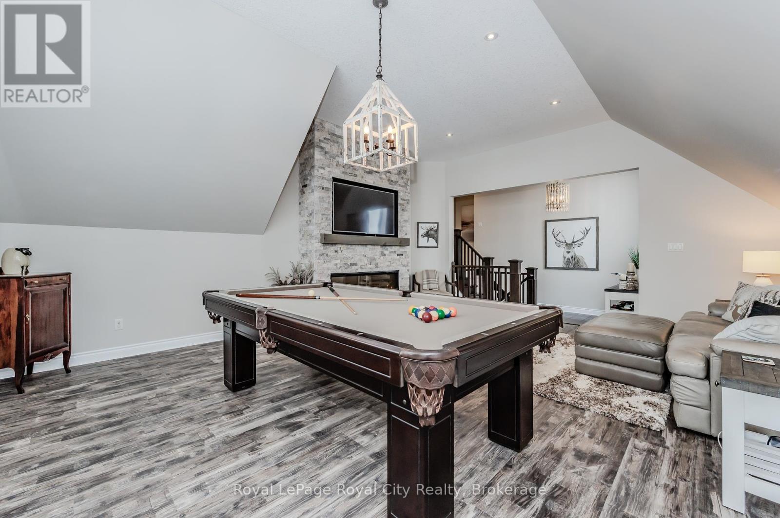 












213 TREMAINE CRESCENT

,
Kitchener,




Ontario
N2A4L9

